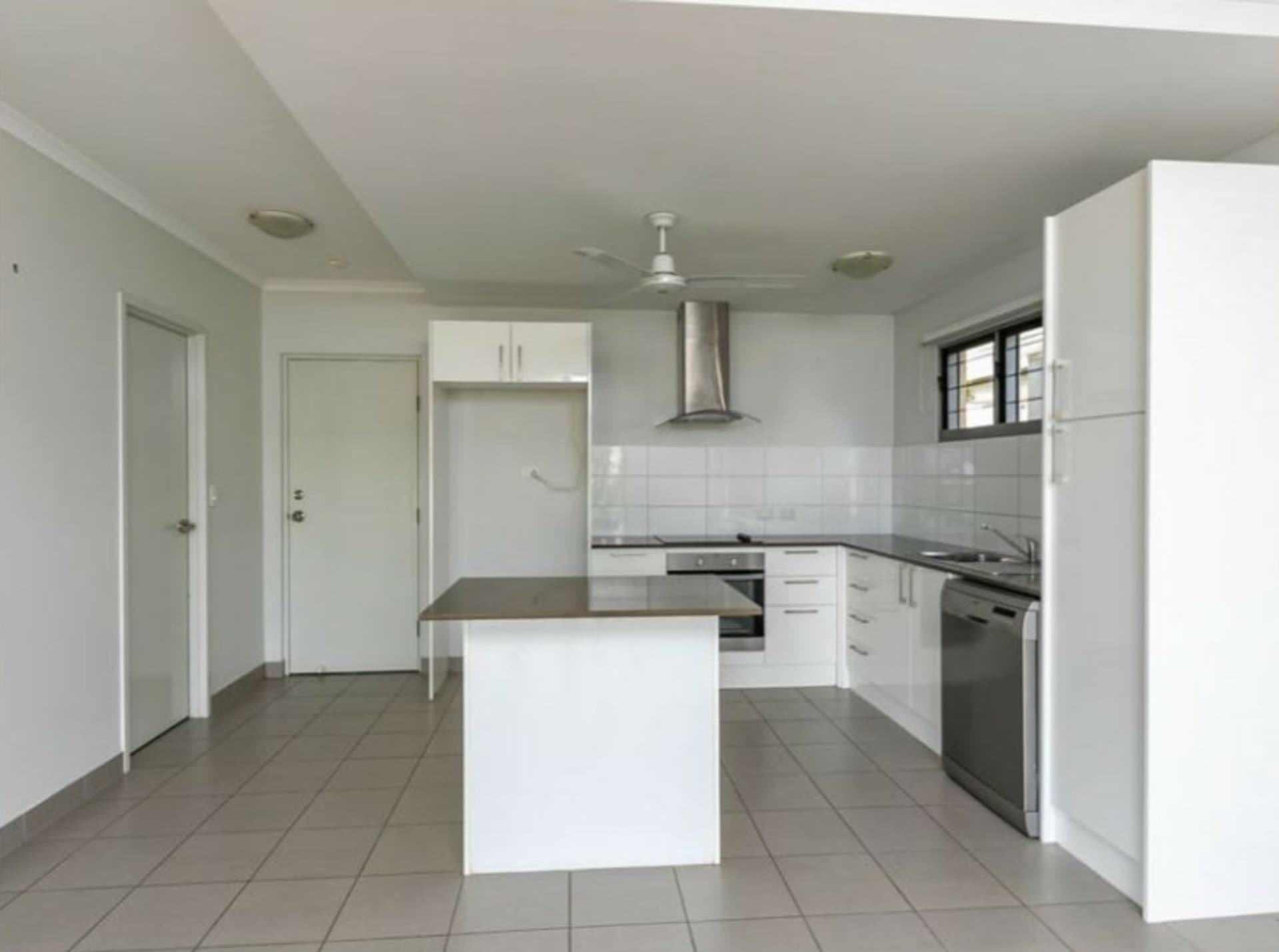 17/10 Damascene, Bellamack, Bellamack - Image 1