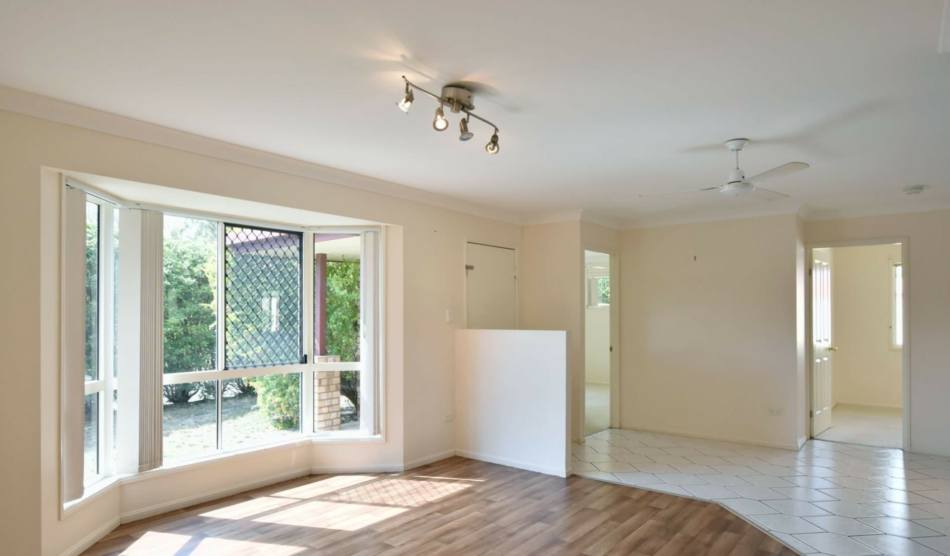22 Emmadale Drive, New Auckland, New Auckland - Thumbnail 2