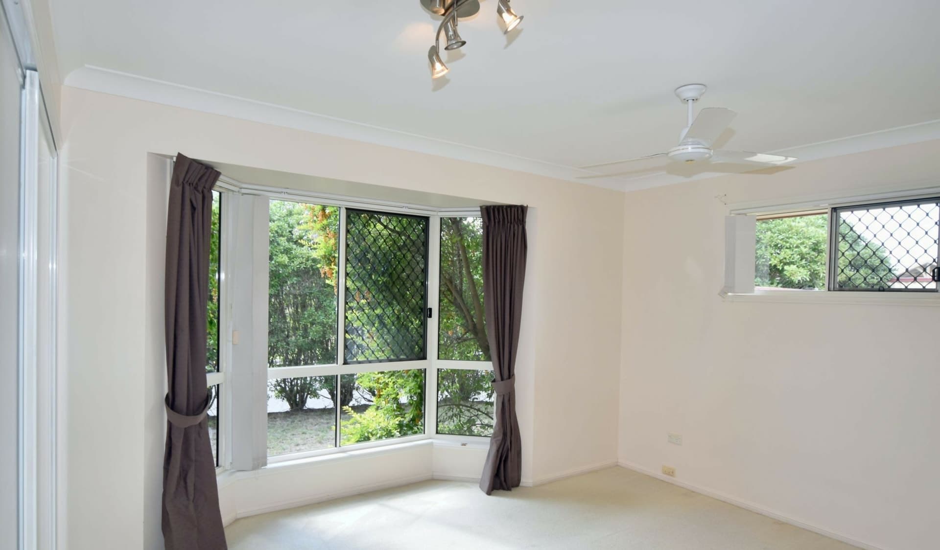 22 Emmadale Drive, New Auckland, New Auckland - Thumbnail 7