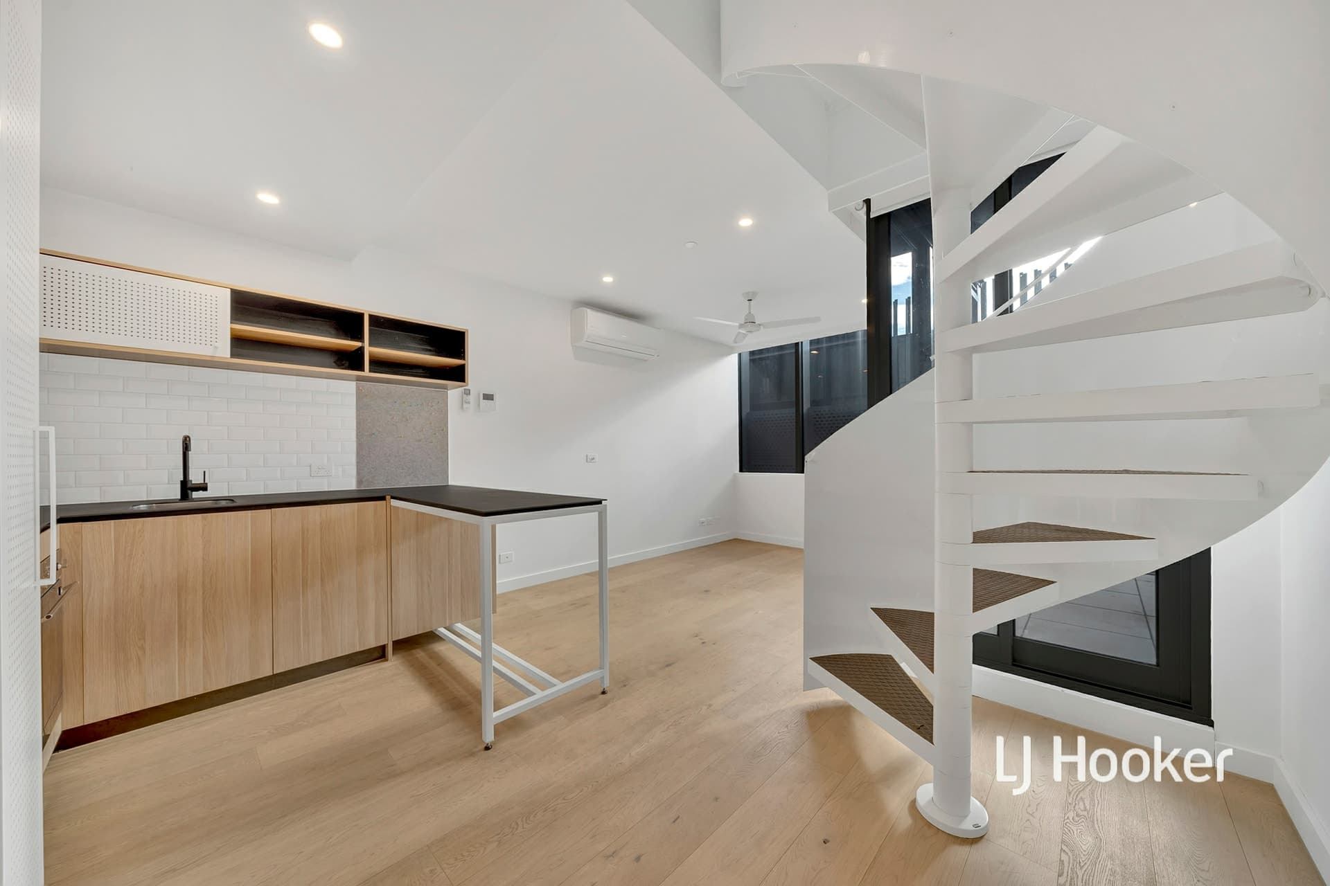 708/93 Flemington Road, North Melbourne, North Melbourne - Thumbnail 2