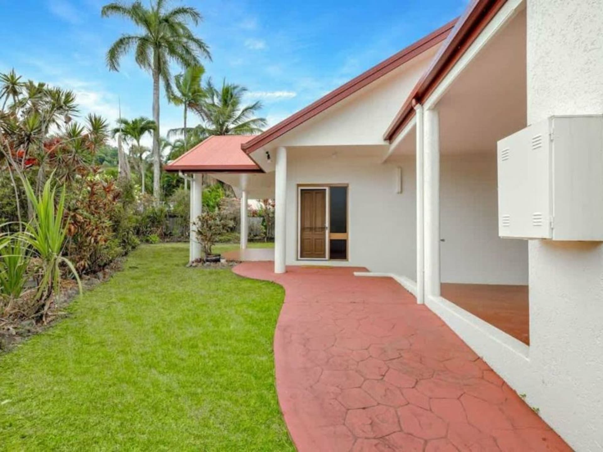 27 Saddle Mountain Rd Smithfield QLD, Smithfield - Thumbnail 2