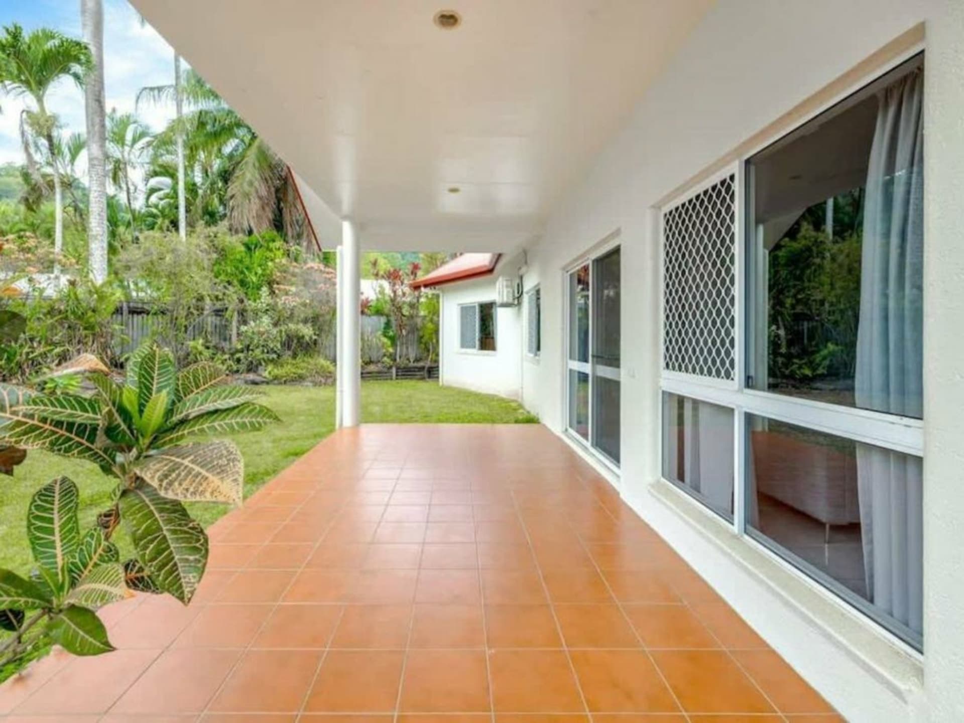 27 Saddle Mountain Rd Smithfield QLD, Smithfield - Thumbnail 3