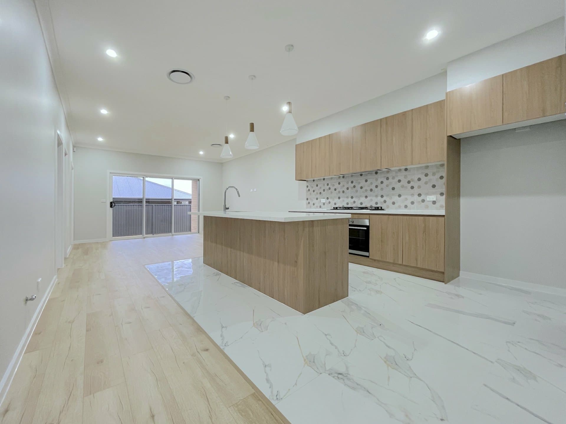 11 Dulcimere Street, Tahmoor, Tahmoor - Thumbnail 2