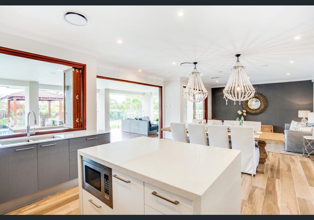 Red Gables Road, Red Gables Road - Image 1