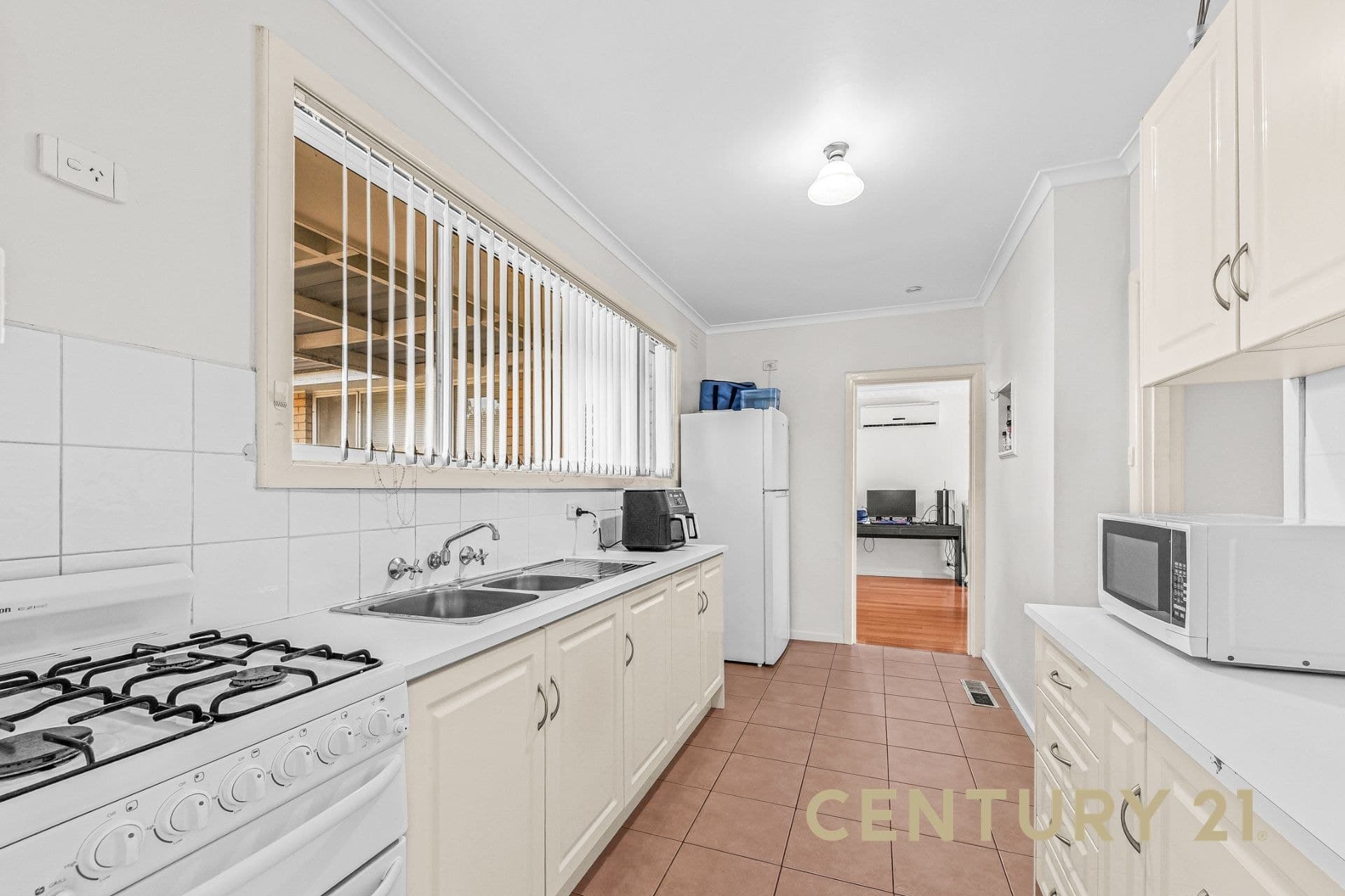 2 Helen Court, Noble Park, VIC, 3174, Noble Park - Thumbnail 3