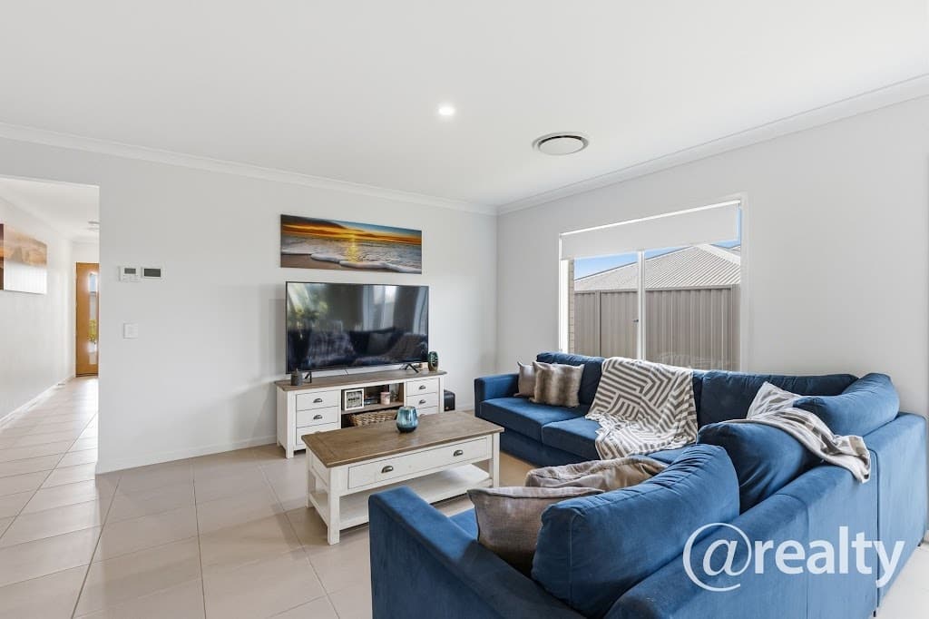 13 Bloomfield Street, Morayfield, QLD, 4506, Morayfield - Thumbnail 6