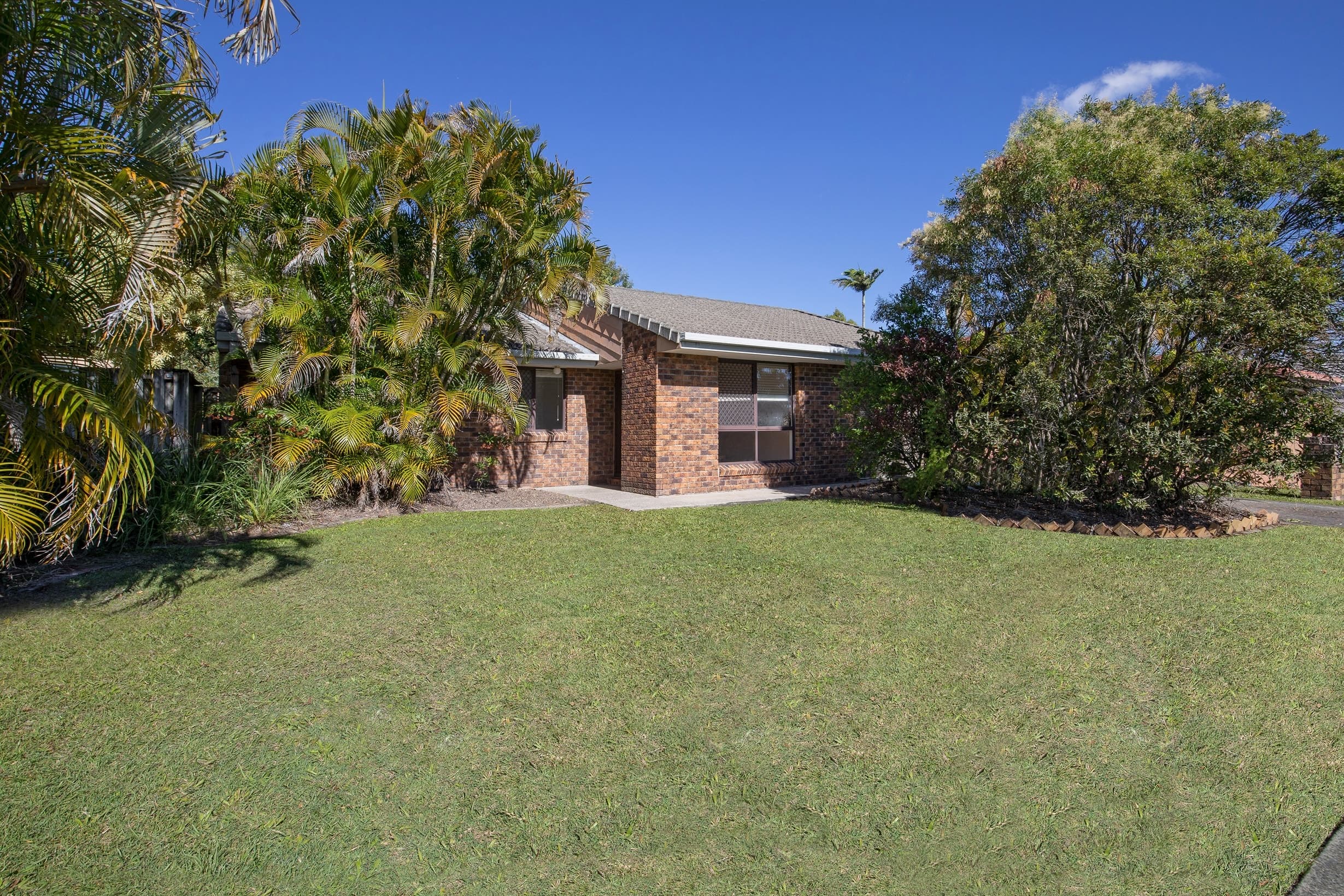 23 Montezuma Drive, Burleigh Waters, Burleigh Waters - Thumbnail 2