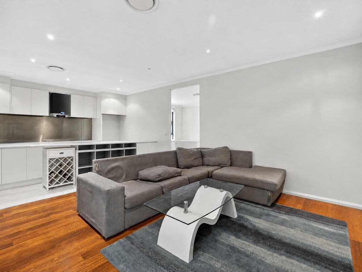 18 Bardo Circuit, Revesby Heights, Revesby Heights - Thumbnail 2