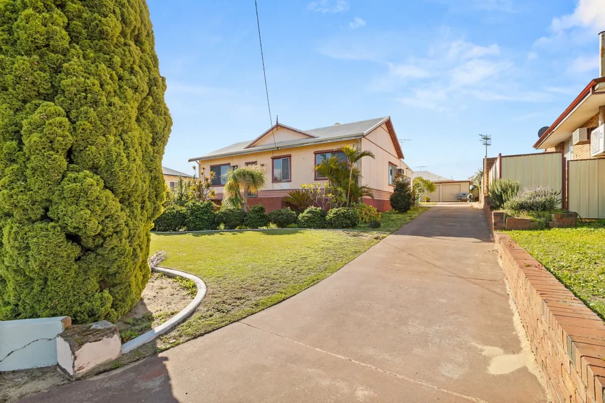 26 Bright Street, Carey Park - Image 1
