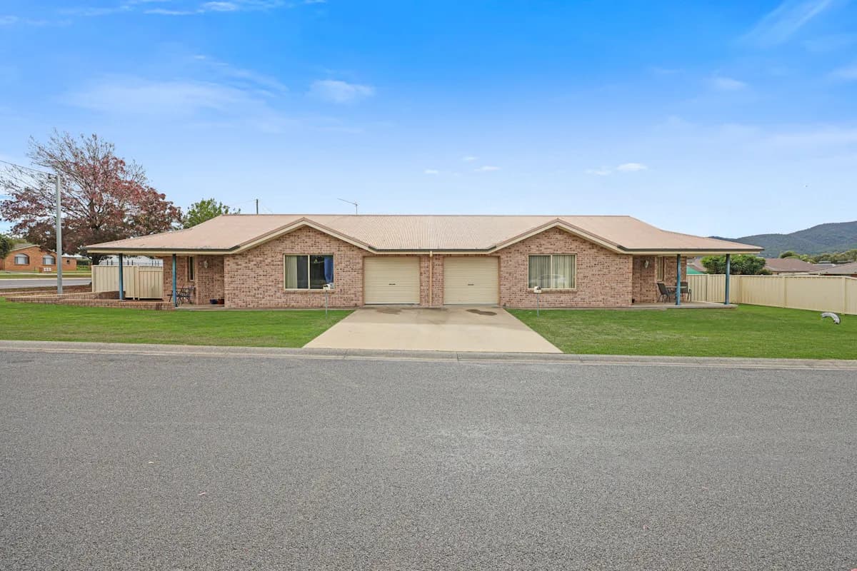 1&2/2 Flynn Street, Tamworth, NSW, 2340, Tamworth - Image 1