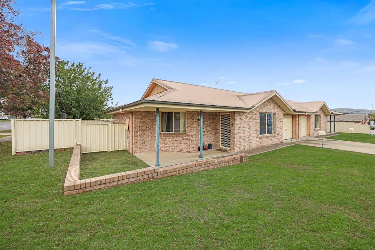 1&2/2 Flynn Street, Tamworth, NSW, 2340, Tamworth - Thumbnail 2
