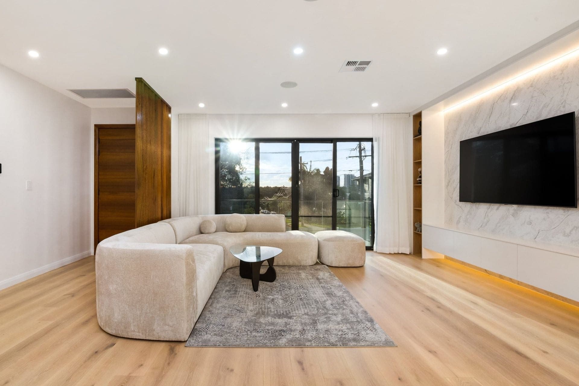 11 Pine Street, North Ryde, North Ryde - Thumbnail 4