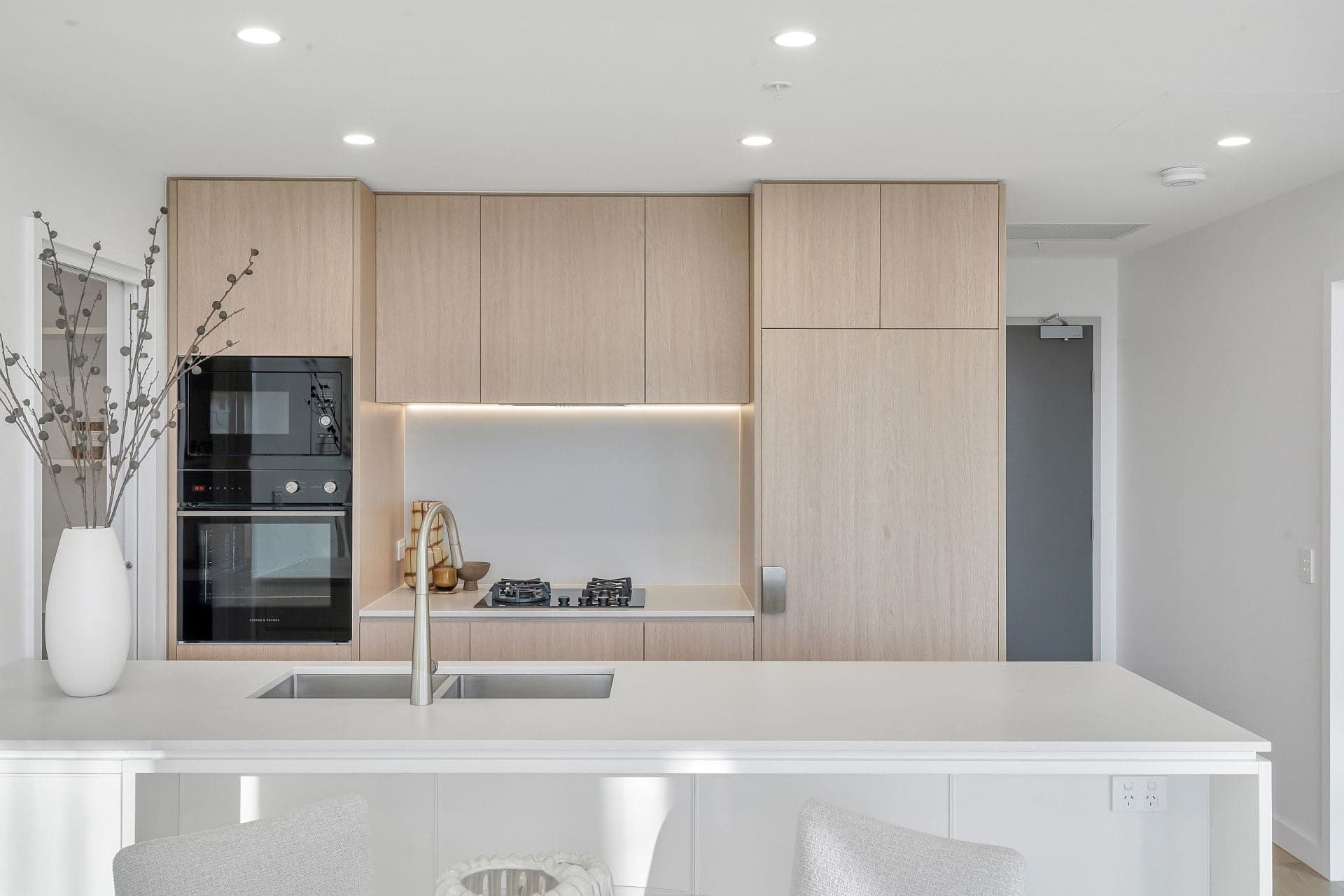 1803/36 Baker Street, Gosford, Gosford - Thumbnail 5