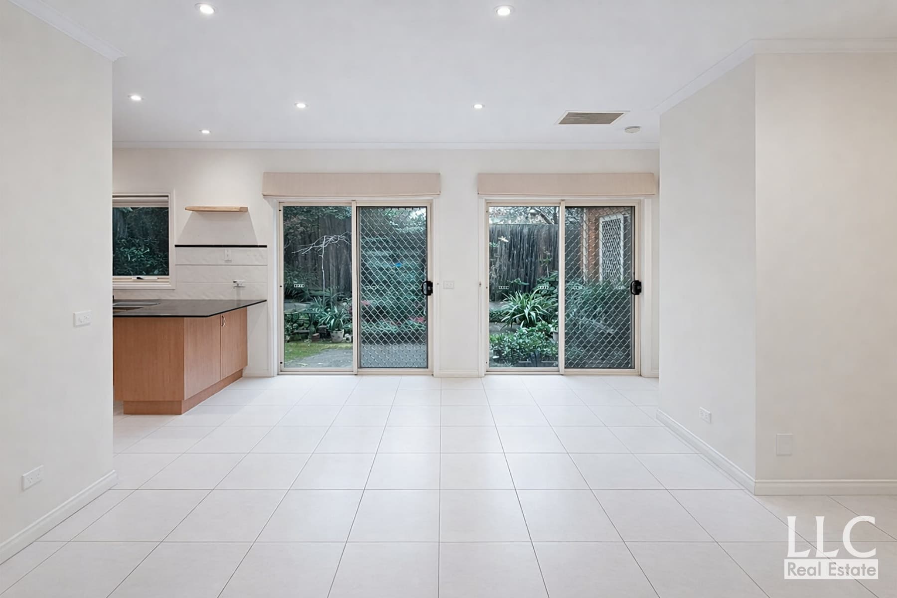 2/28 Eley Road, Burwood - Thumbnail 3