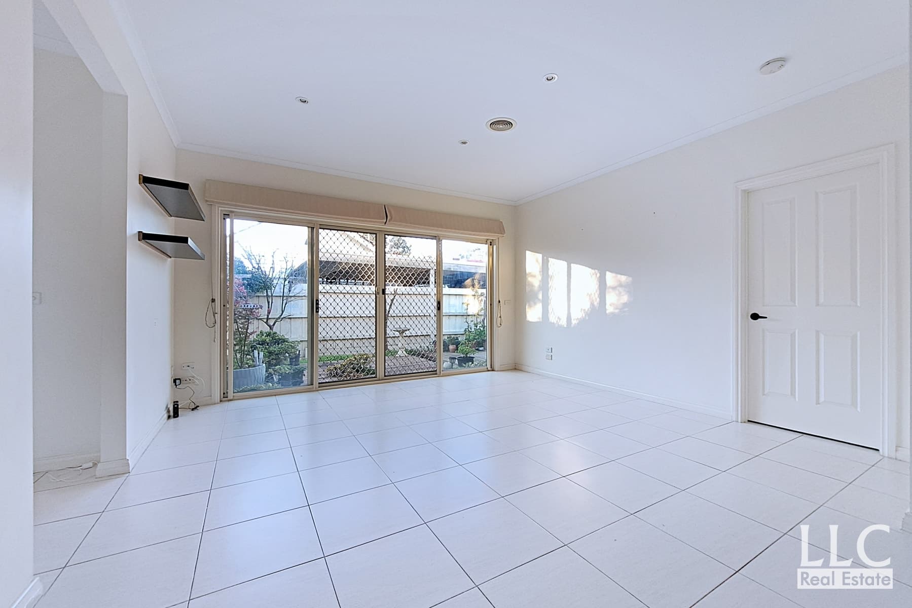 2/28 Eley Road, Burwood - Thumbnail 4