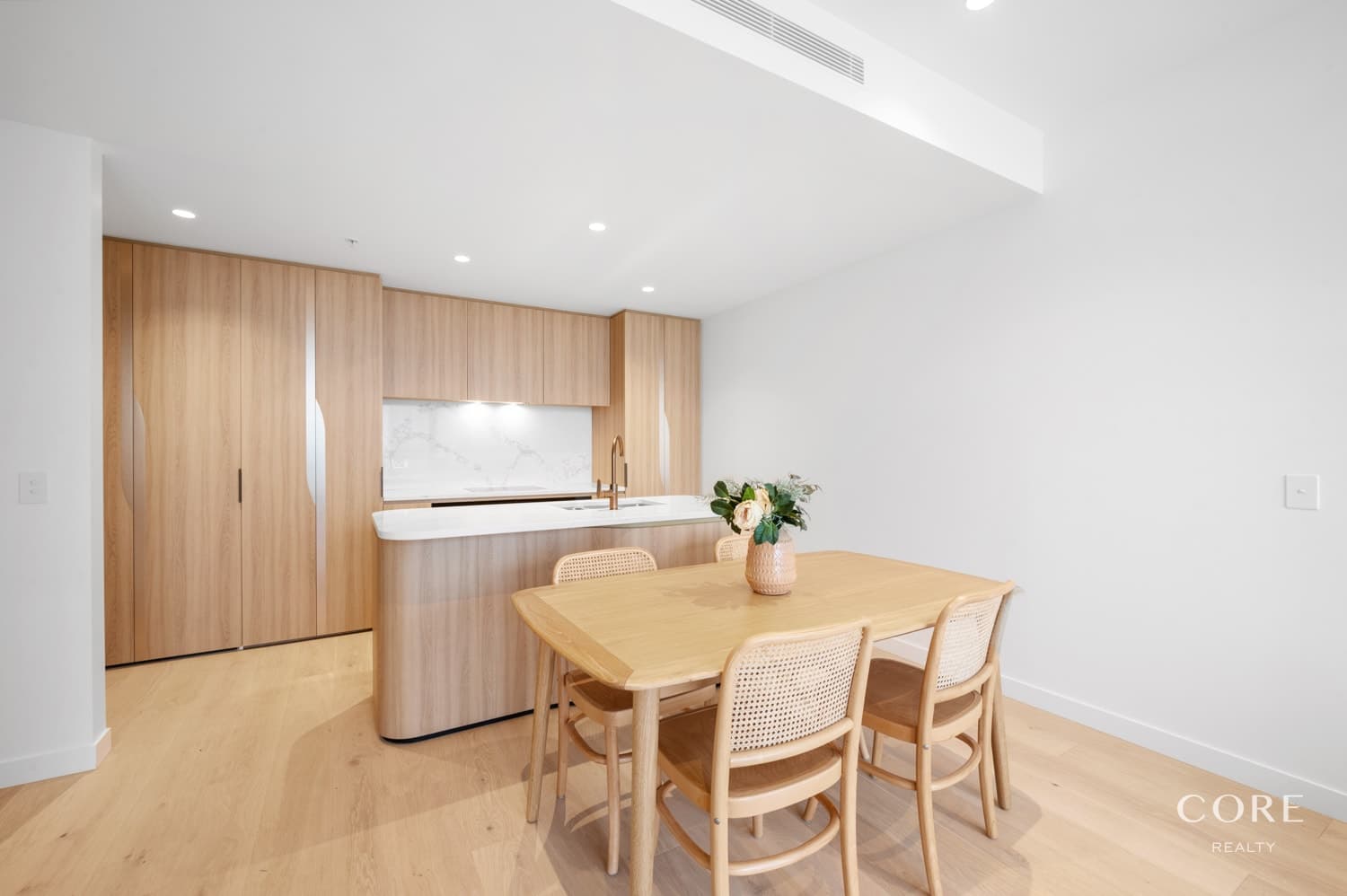 Unit 2408/63 La Trobe Street, Melbourne - Thumbnail 6