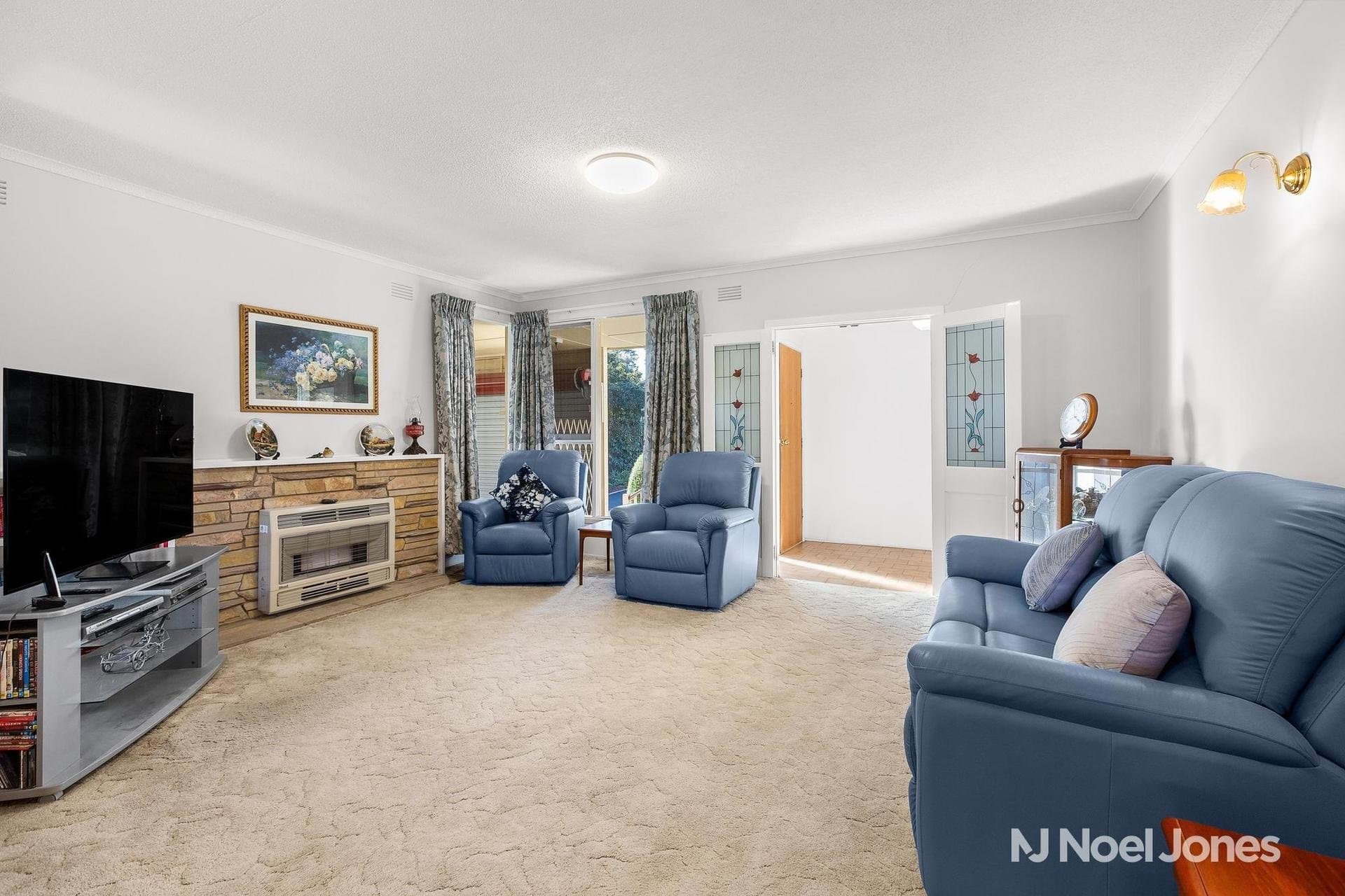 63 Meadowgate Drive, Chirnside Park - Thumbnail 2