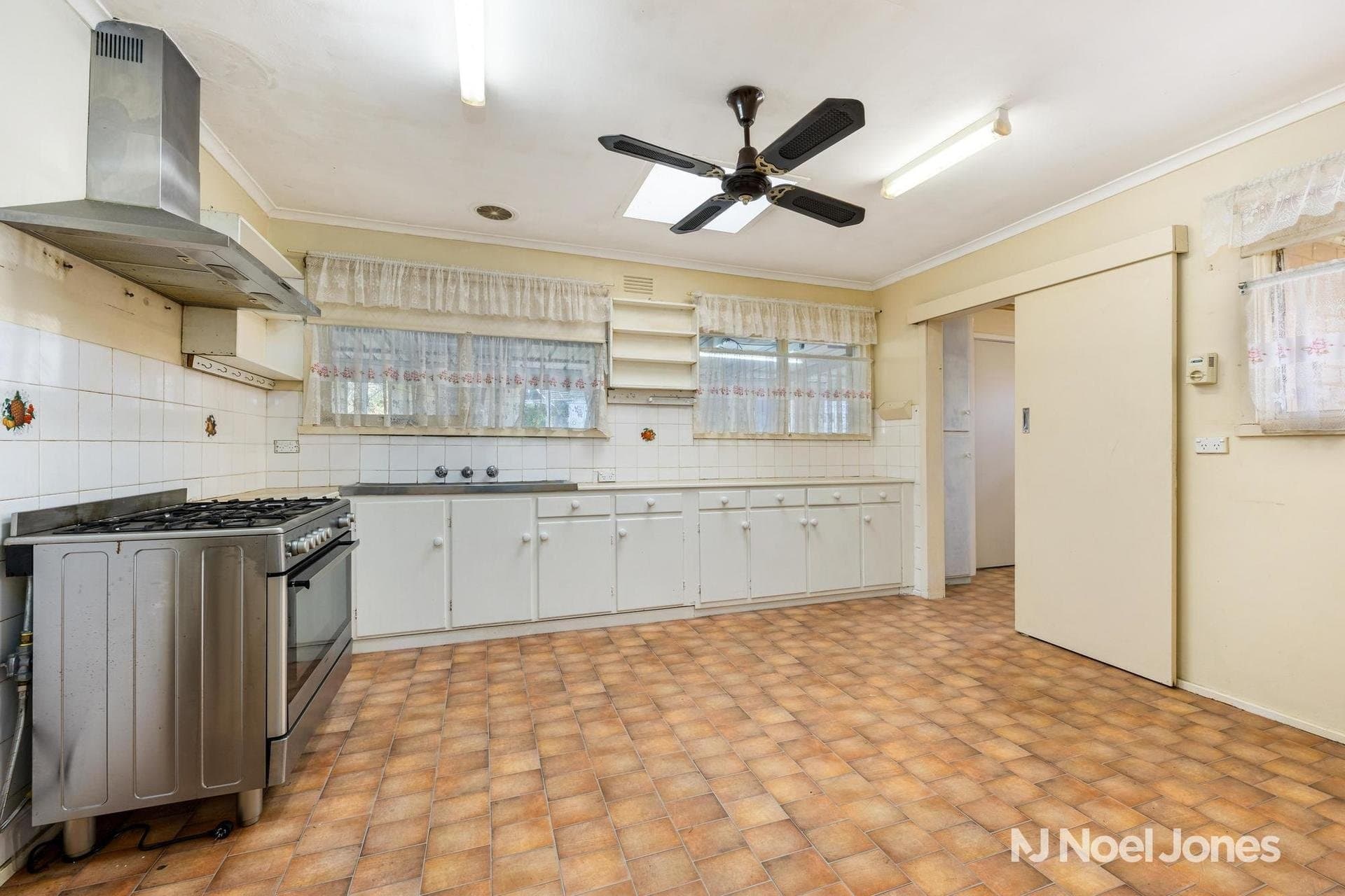 54 Croydondale Drive, Mooroolbark - Thumbnail 4