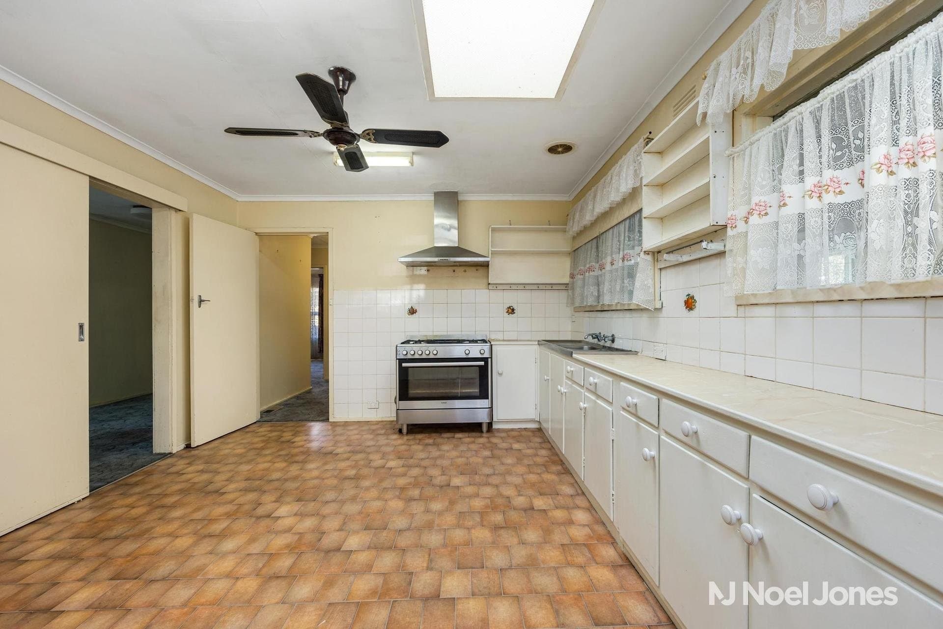54 Croydondale Drive, Mooroolbark - Thumbnail 5