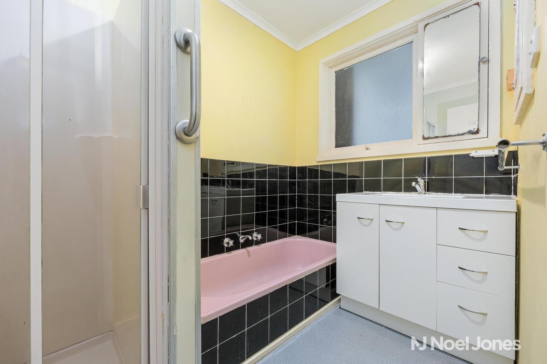 54 Croydondale Drive, Mooroolbark - Thumbnail 8