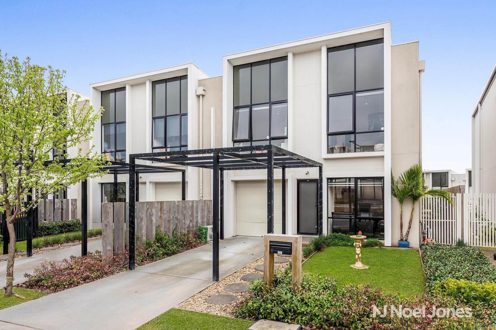 27 Bardaster Boulevard, Chirnside Park - Image 1