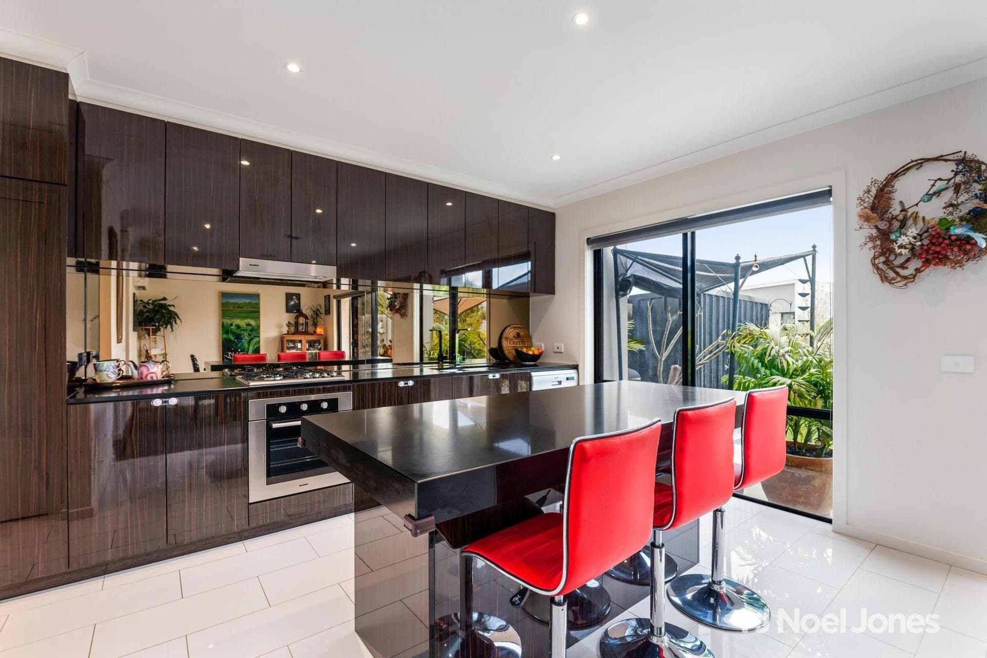 27 Bardaster Boulevard, Chirnside Park - Thumbnail 3