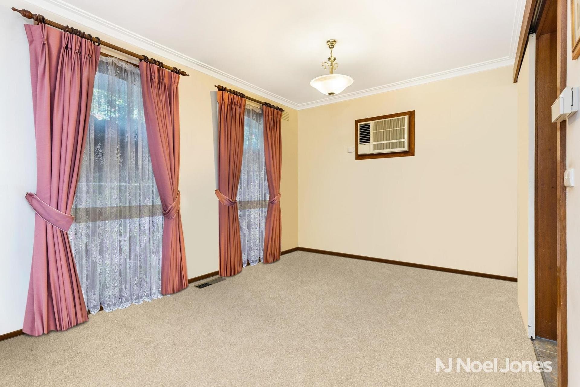56 Churchill Drive, Mooroolbark - Thumbnail 3