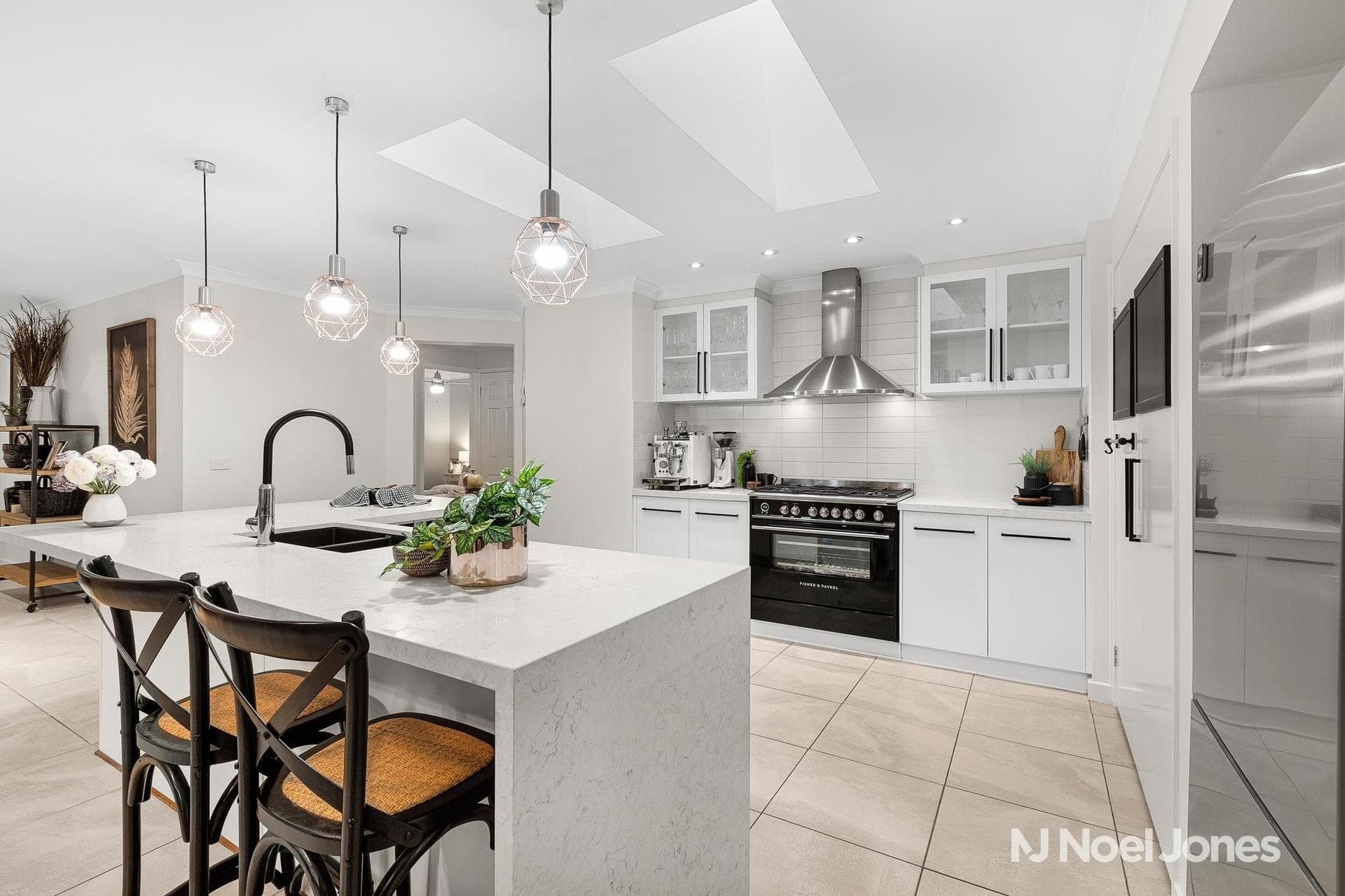 12 Tudor Drive, Mooroolbark - Thumbnail 4