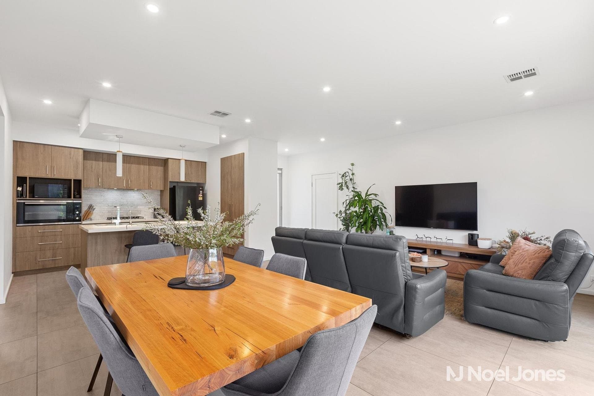 11A Dryden Concourse, Mooroolbark - Thumbnail 3