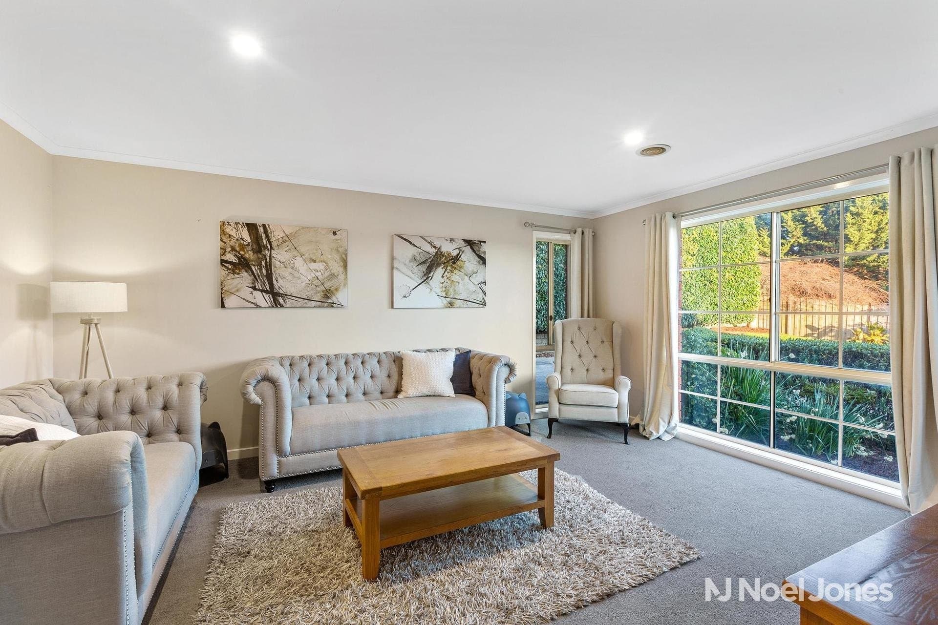 14 Little Chipping Drive, Chirnside Park - Thumbnail 2
