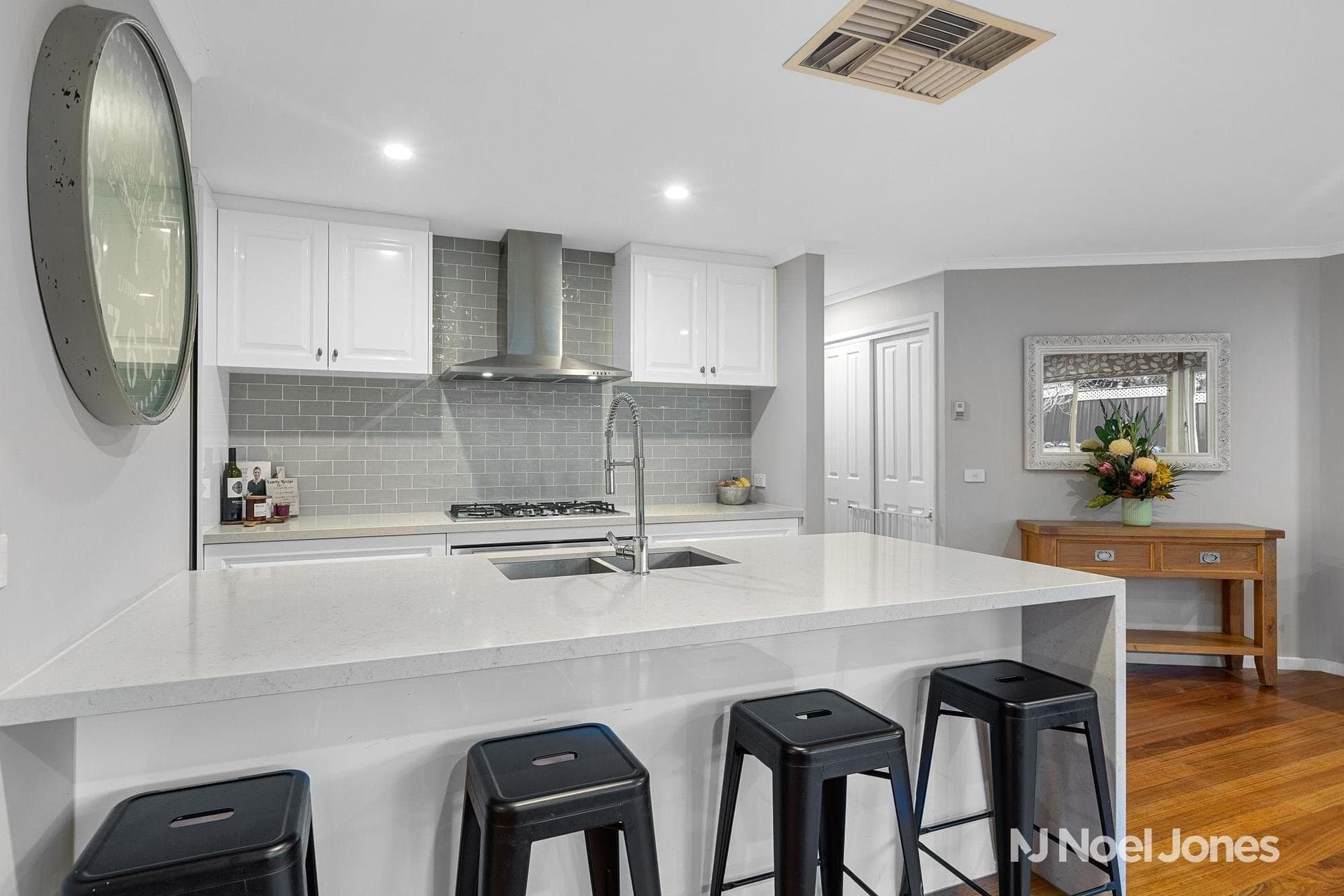 14 Little Chipping Drive, Chirnside Park - Thumbnail 3