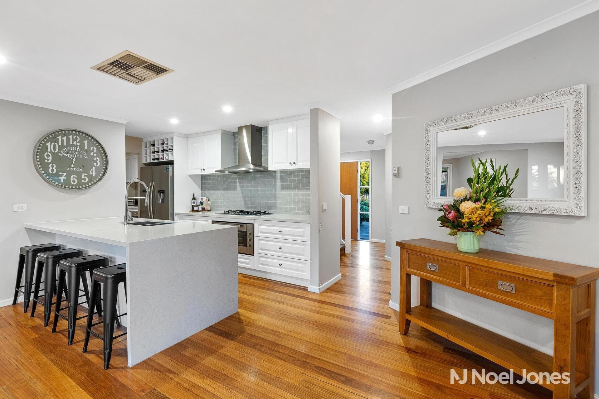 14 Little Chipping Drive, Chirnside Park - Thumbnail 4