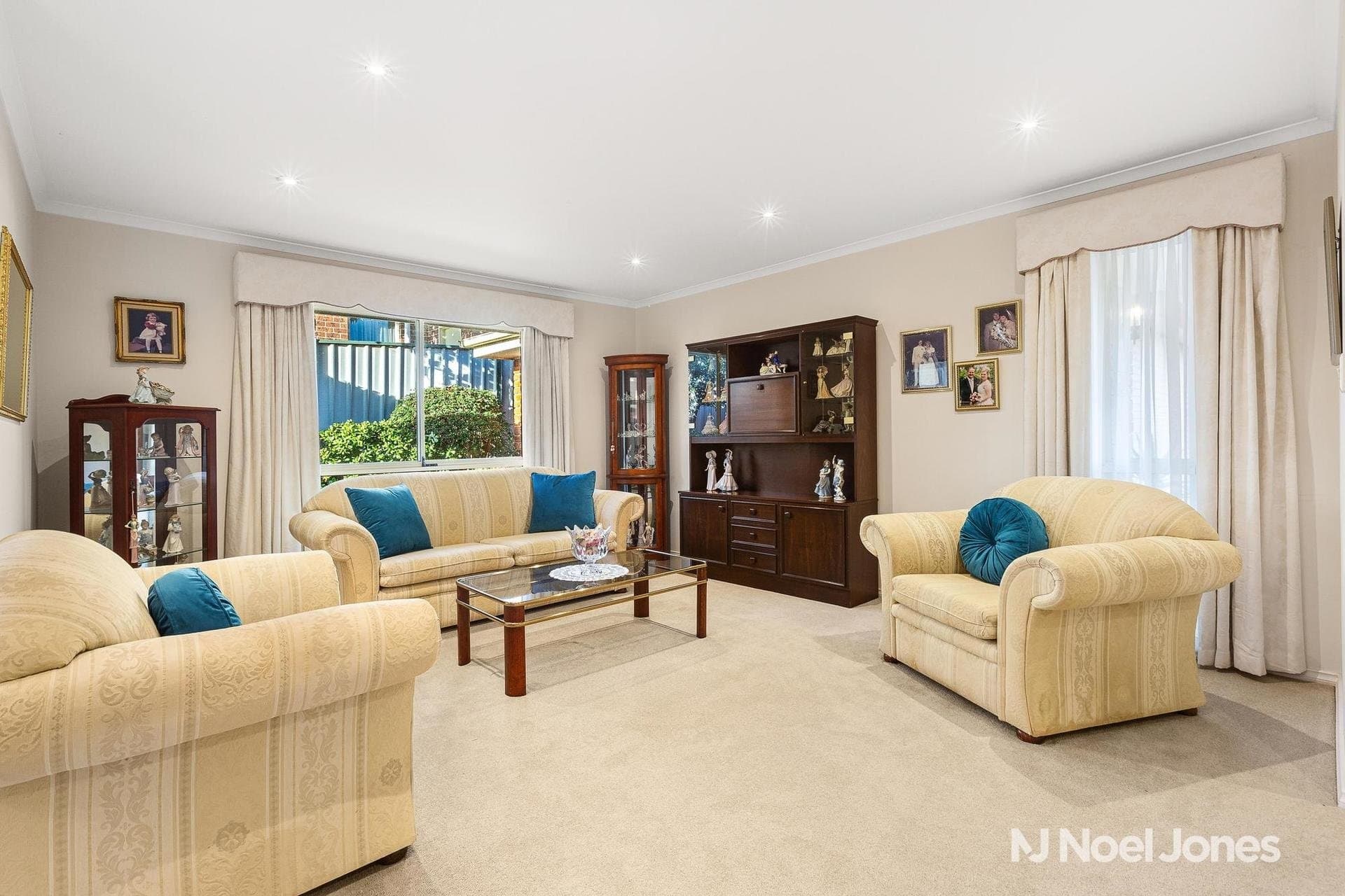 10 Little Chipping Drive, Chirnside Park - Thumbnail 3