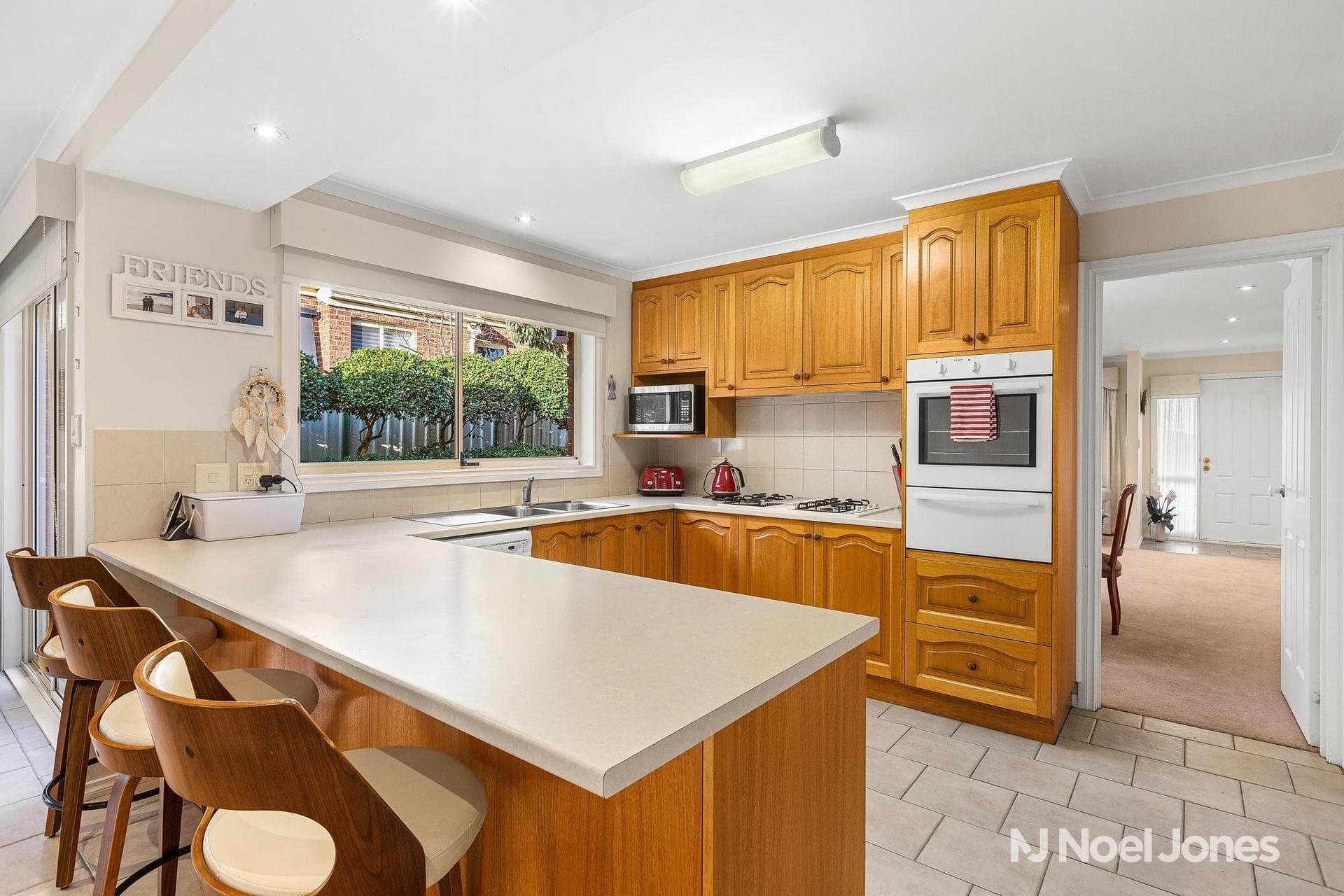 10 Little Chipping Drive, Chirnside Park - Thumbnail 4