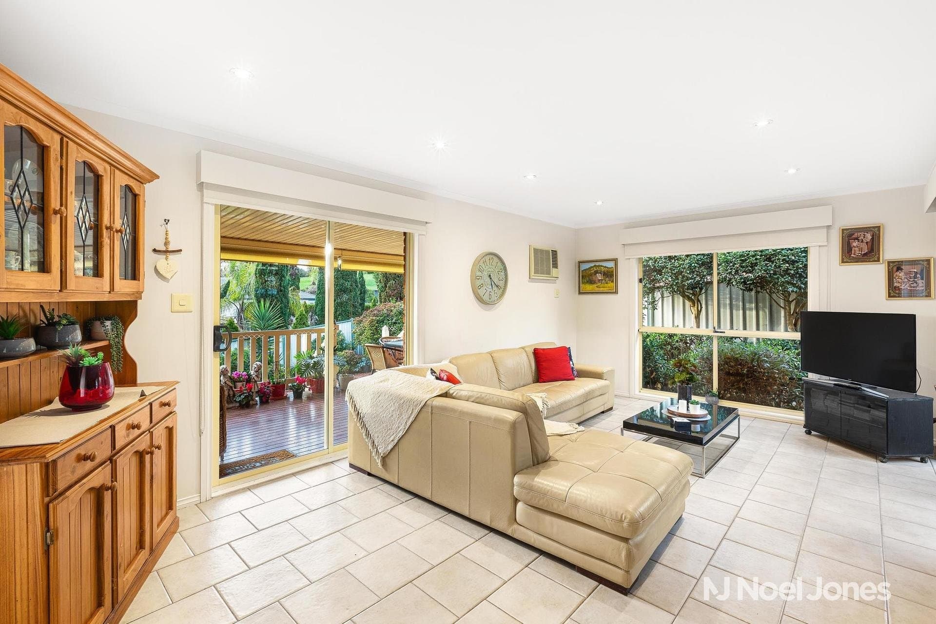 10 Little Chipping Drive, Chirnside Park - Thumbnail 6
