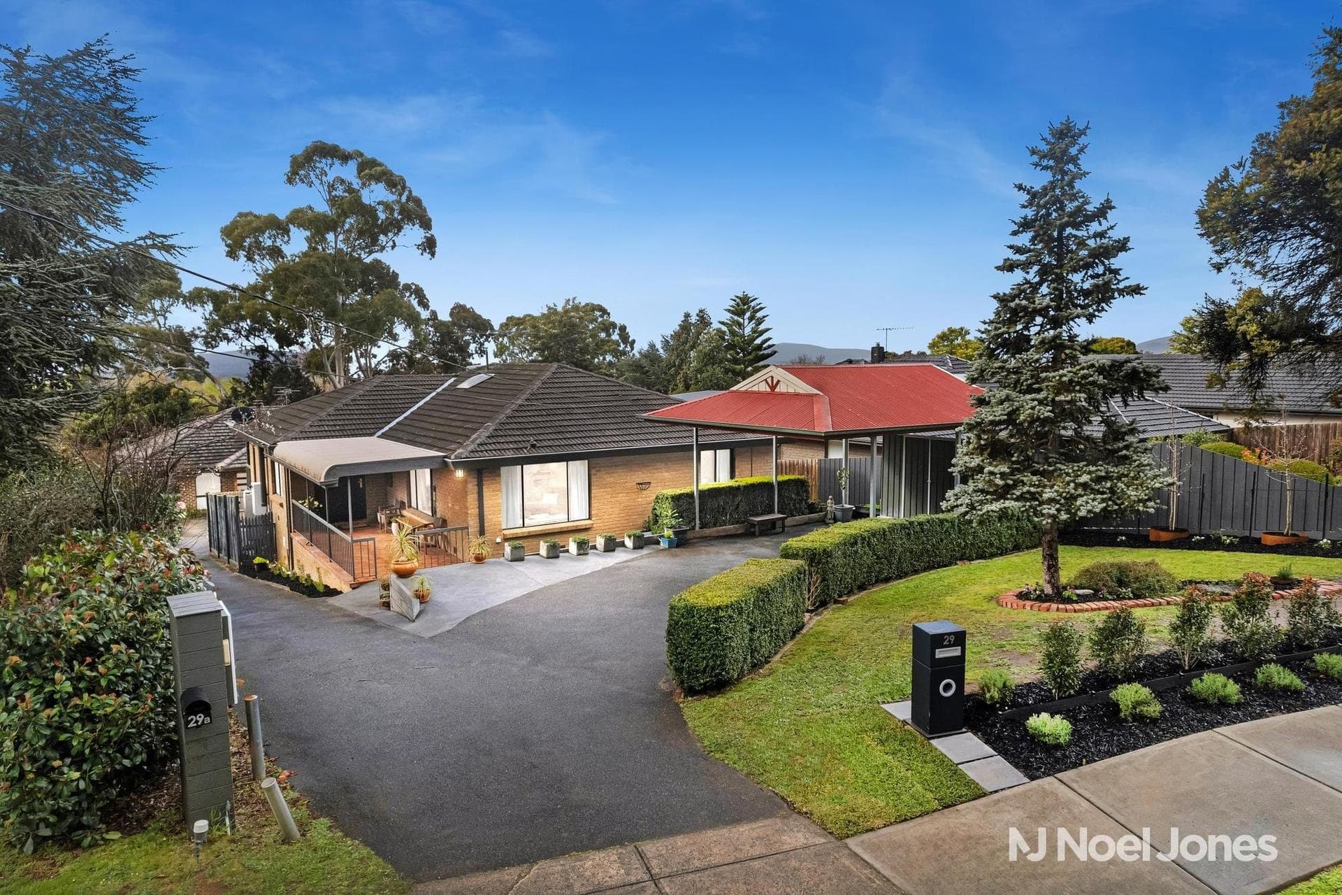 29 Saddleback Ridge, Chirnside Park - Image 1