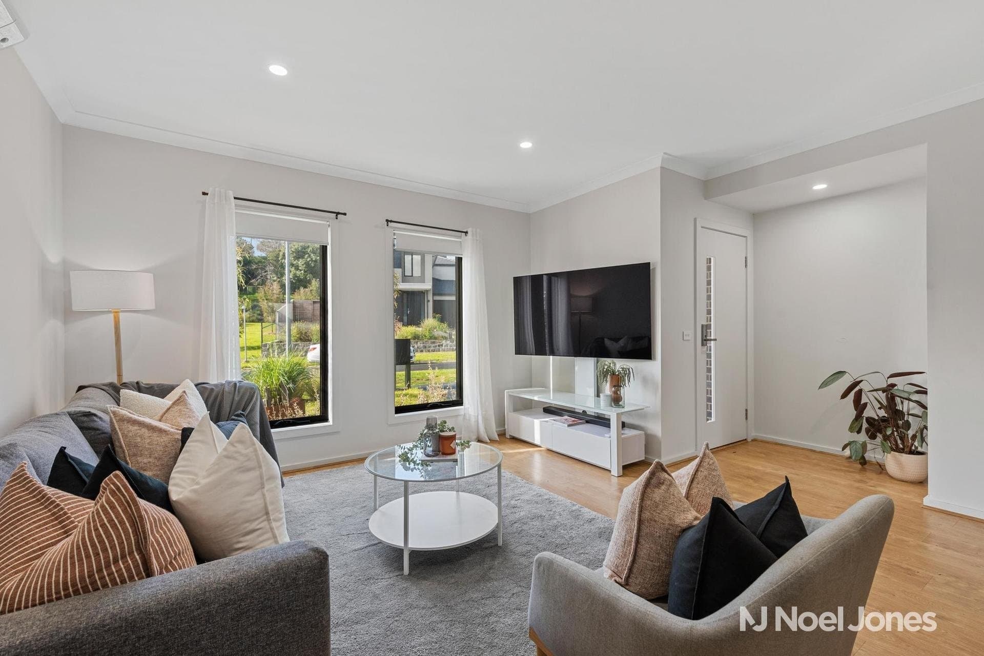 54 Outlook Drive, Chirnside Park - Thumbnail 2