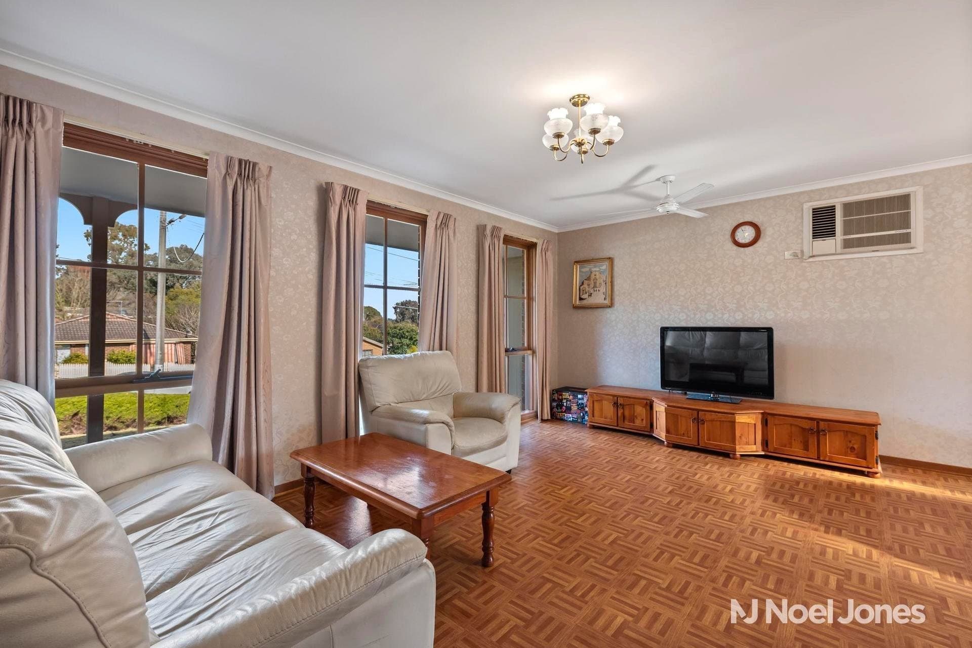 4 Sheridan Avenue, Mooroolbark - Thumbnail 2