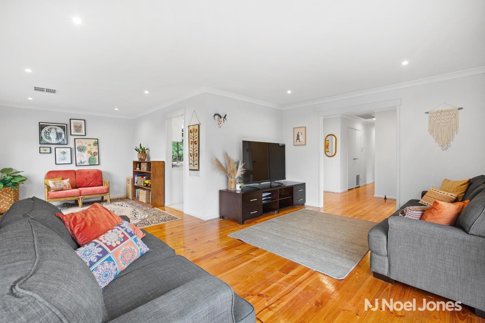 2 Chaparral Court, Mooroolbark - Thumbnail 2