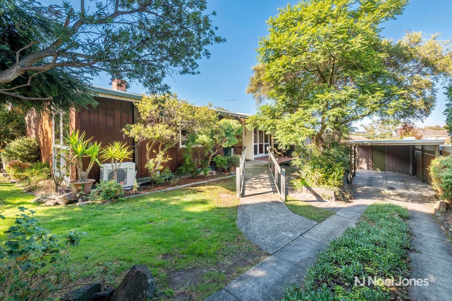 7 Cropley Court, Burwood - Thumbnail 2