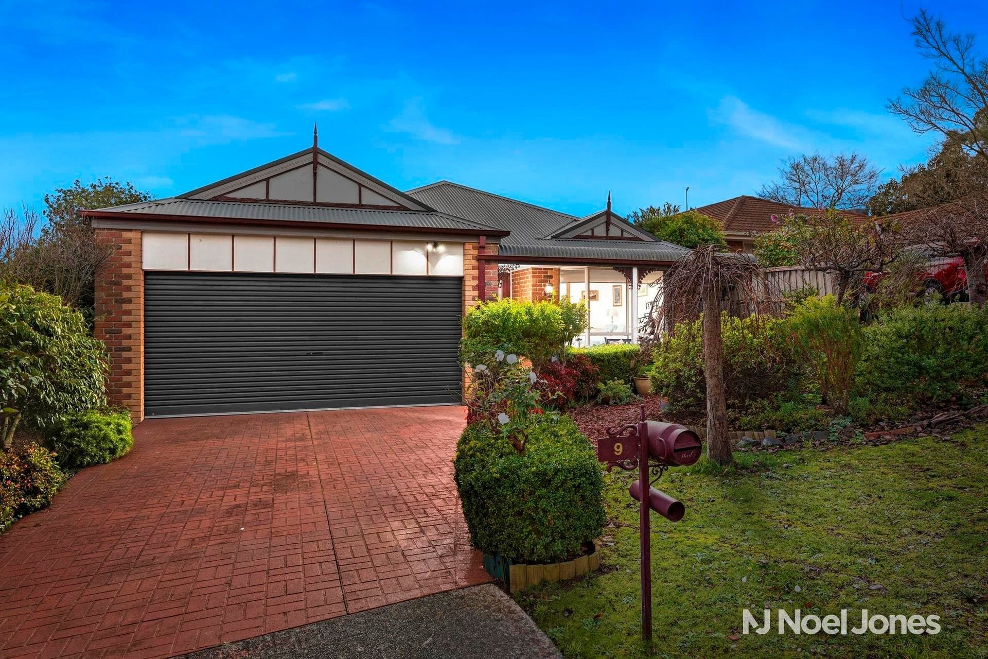 9 Little Chipping Drive, Chirnside Park - Image 1