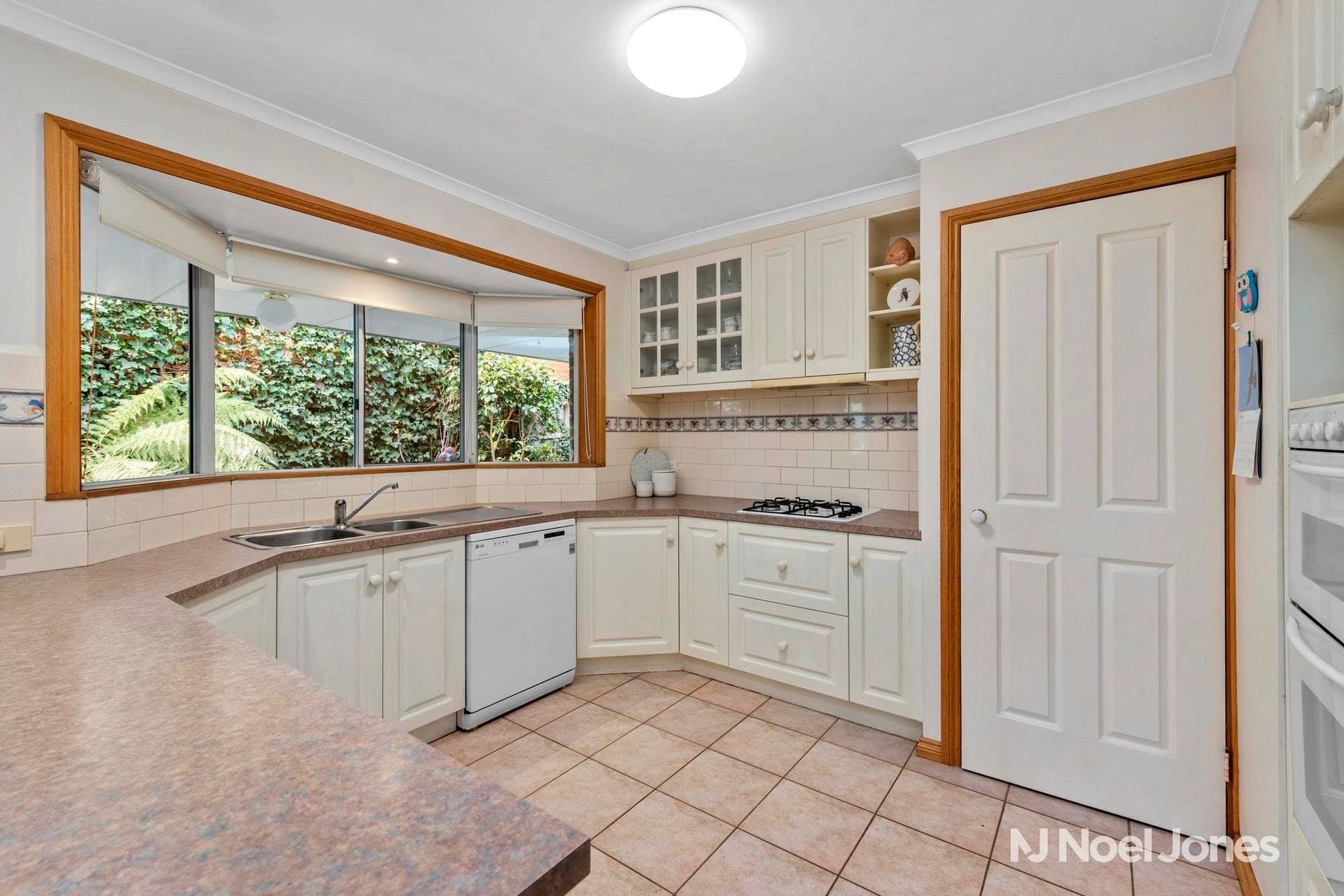 9 Little Chipping Drive, Chirnside Park - Thumbnail 3