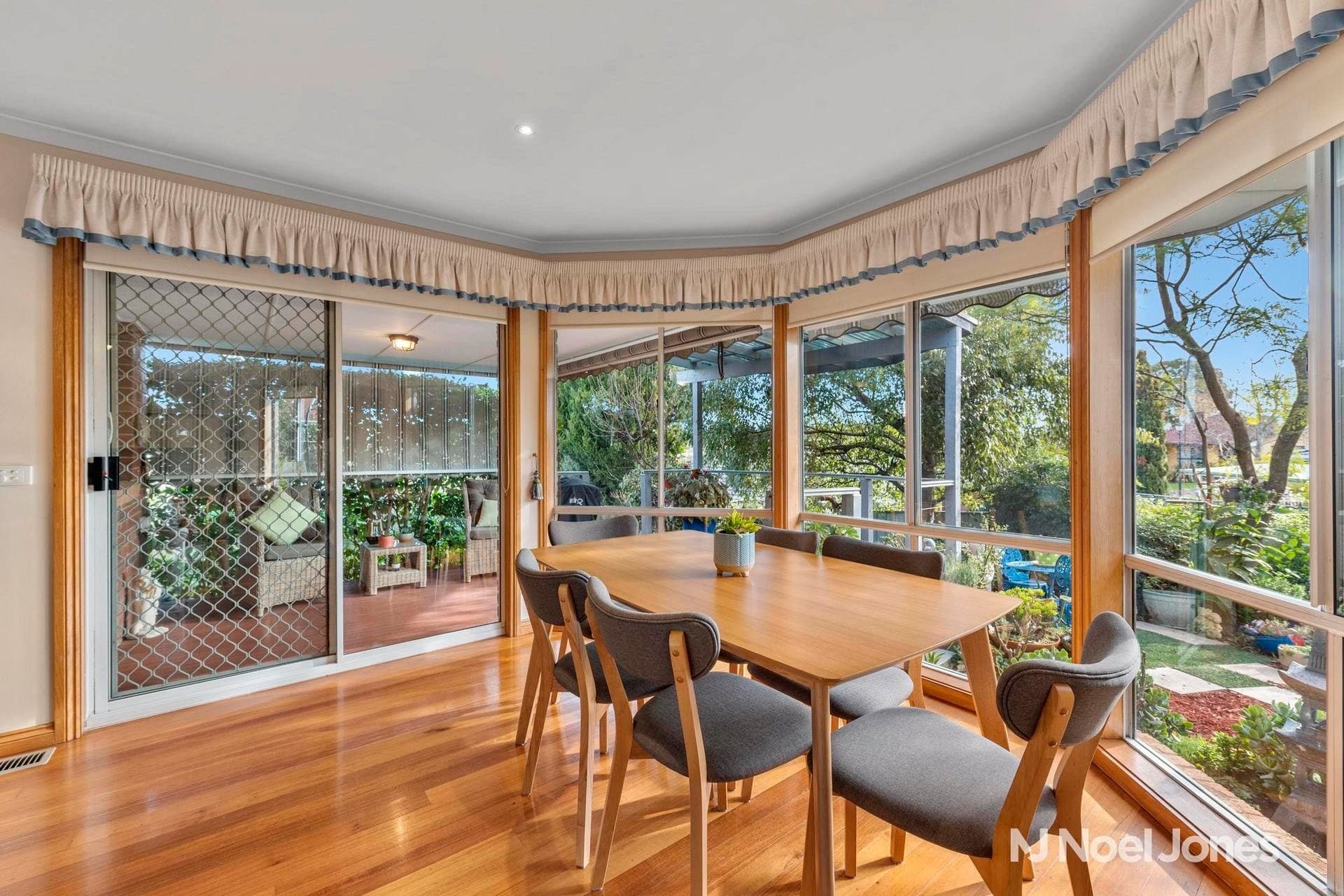 9 Little Chipping Drive, Chirnside Park - Thumbnail 5