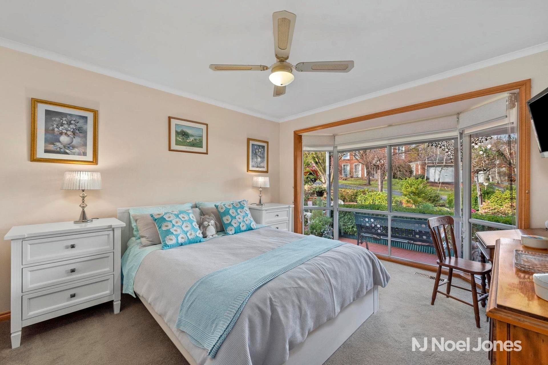 9 Little Chipping Drive, Chirnside Park - Thumbnail 7