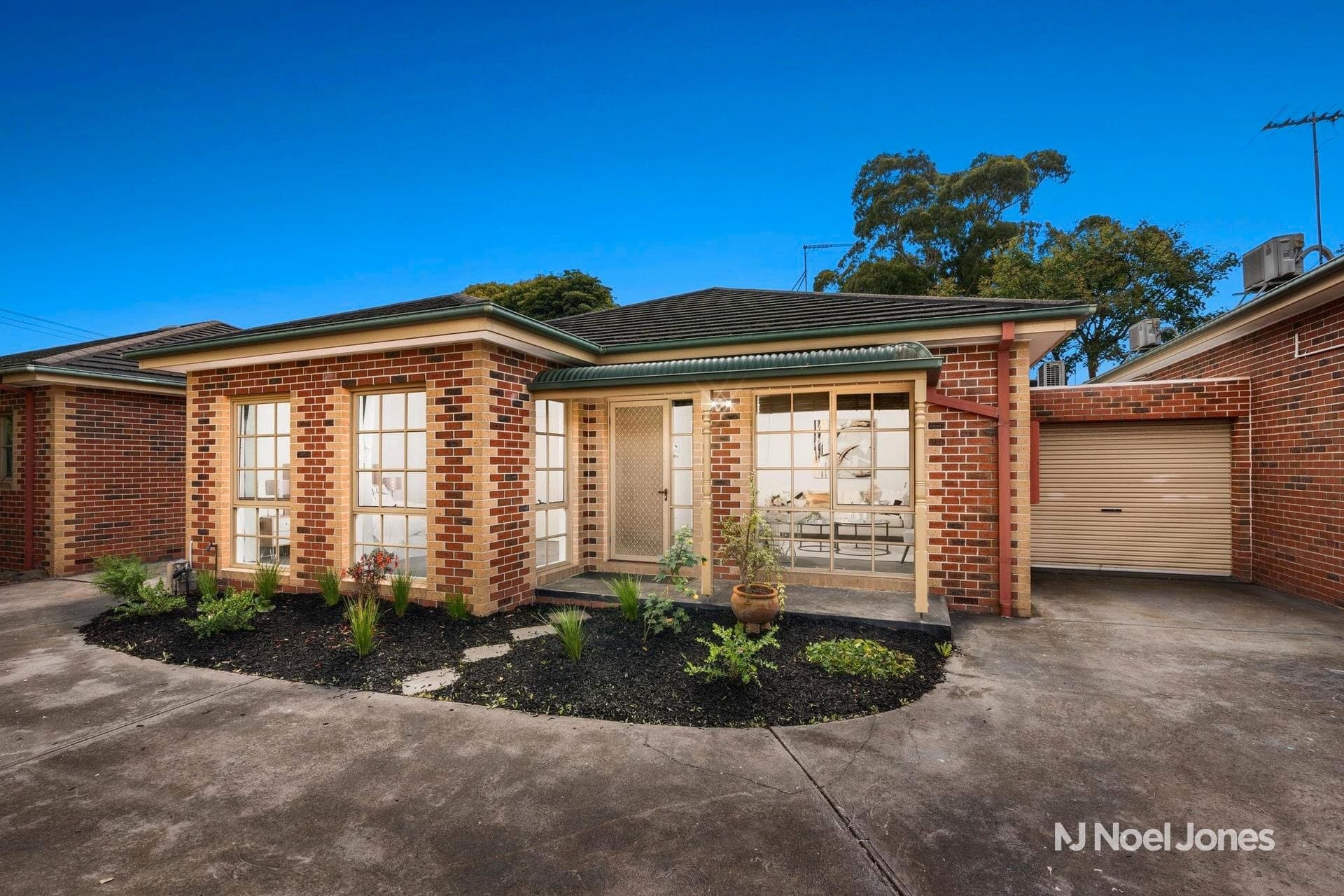 2/13 Peter Avenue, Blackburn North - Image 1