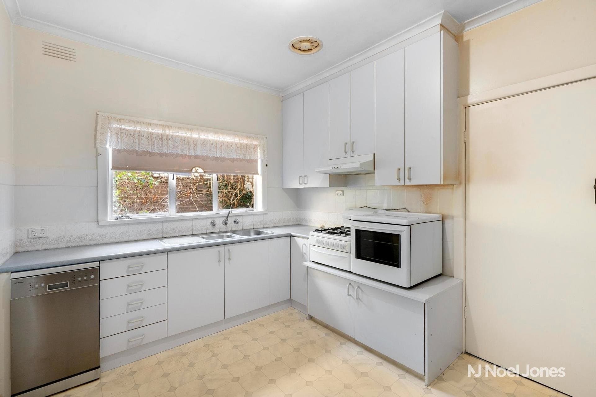 6 Gleeson Avenue, Camberwell - Thumbnail 3