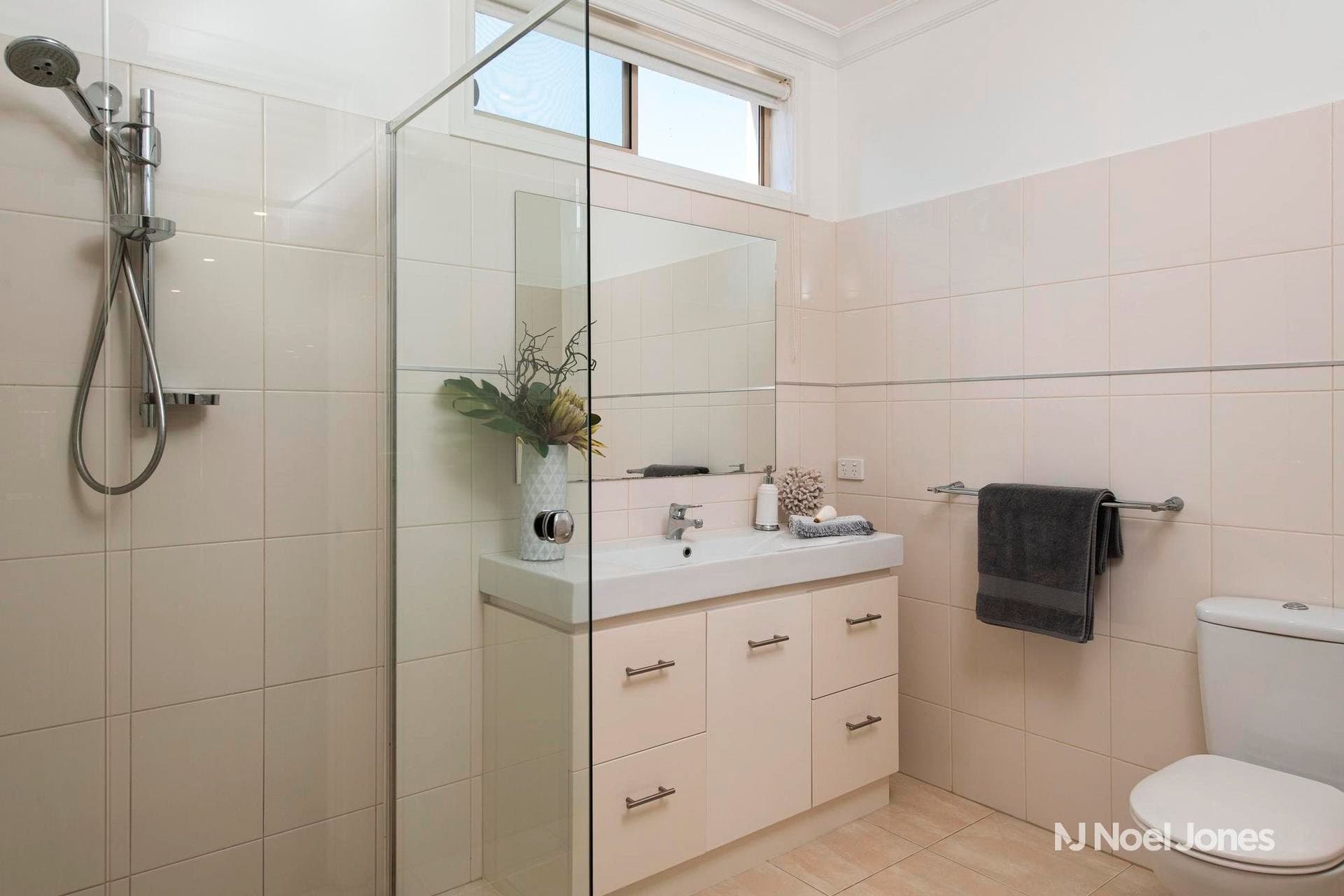 15 Mingeta Avenue, Blackburn South - Thumbnail 7