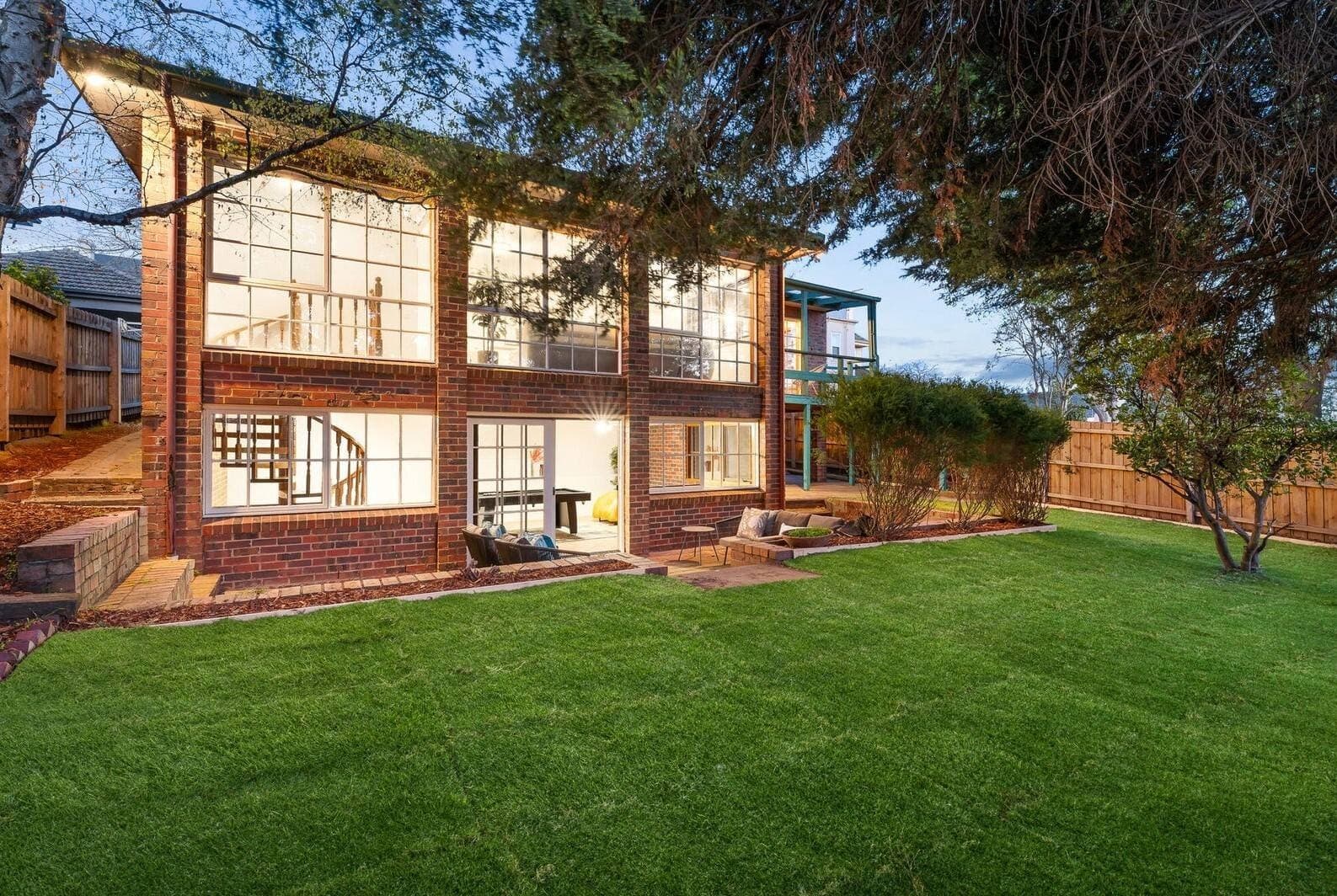 16 Victor Avenue, Kew - Thumbnail 2