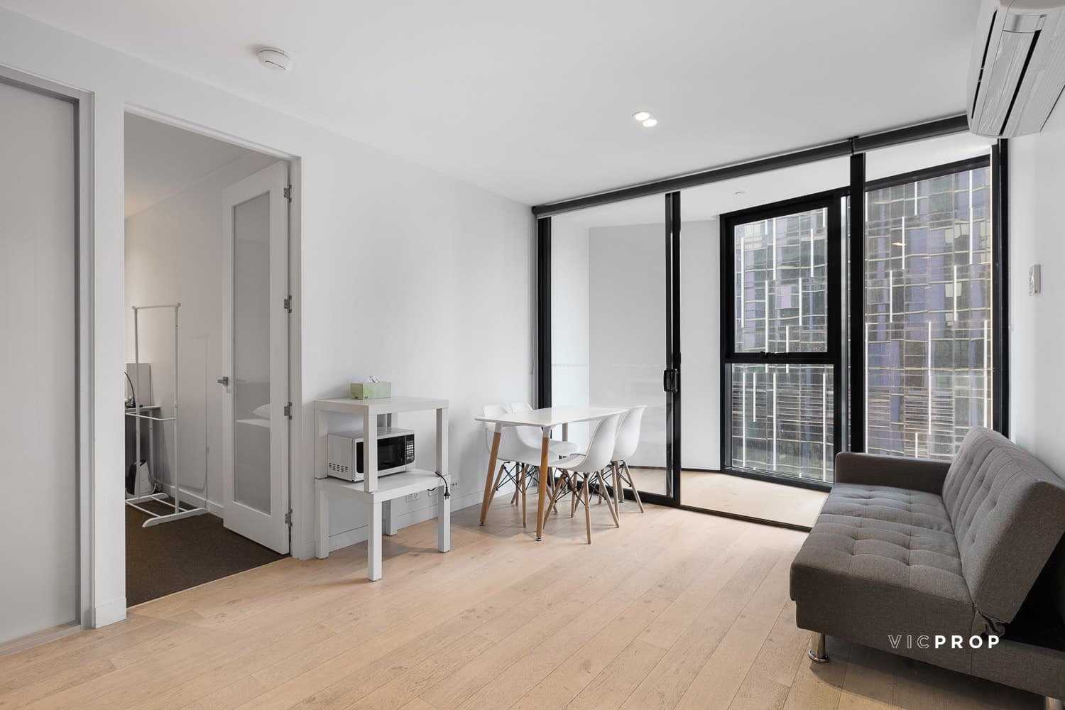 4501/442 Elizabeth Street, Melbourne - Thumbnail 2