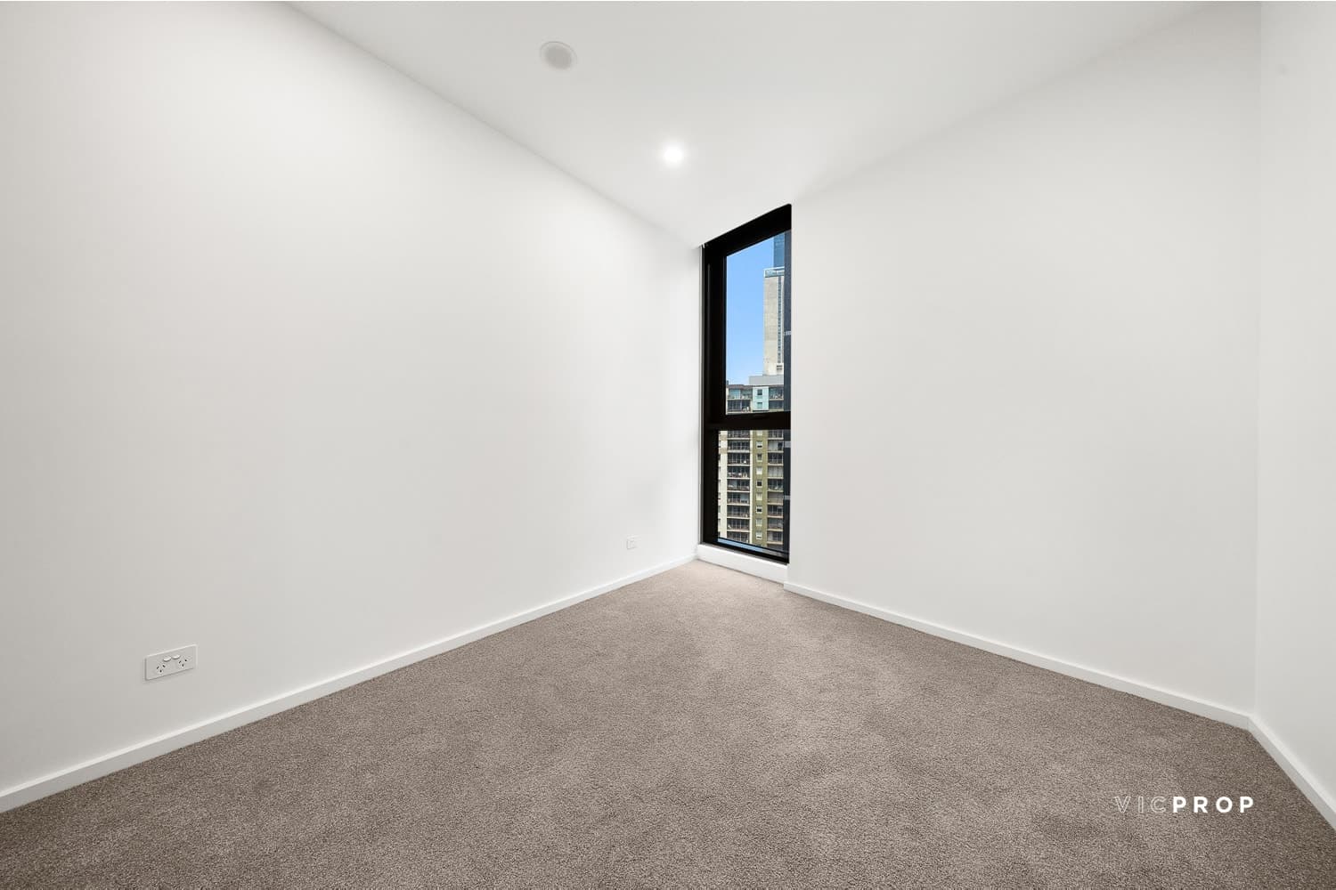 1704/81 City Road, Southbank - Thumbnail 3
